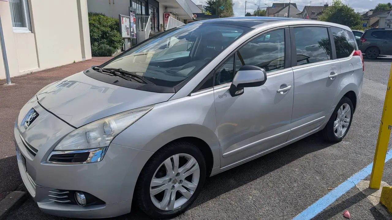 Peugeot 5008 1.6 HDi 112ch FAP BVM6 SÃ©rie SpÃ©ciale 