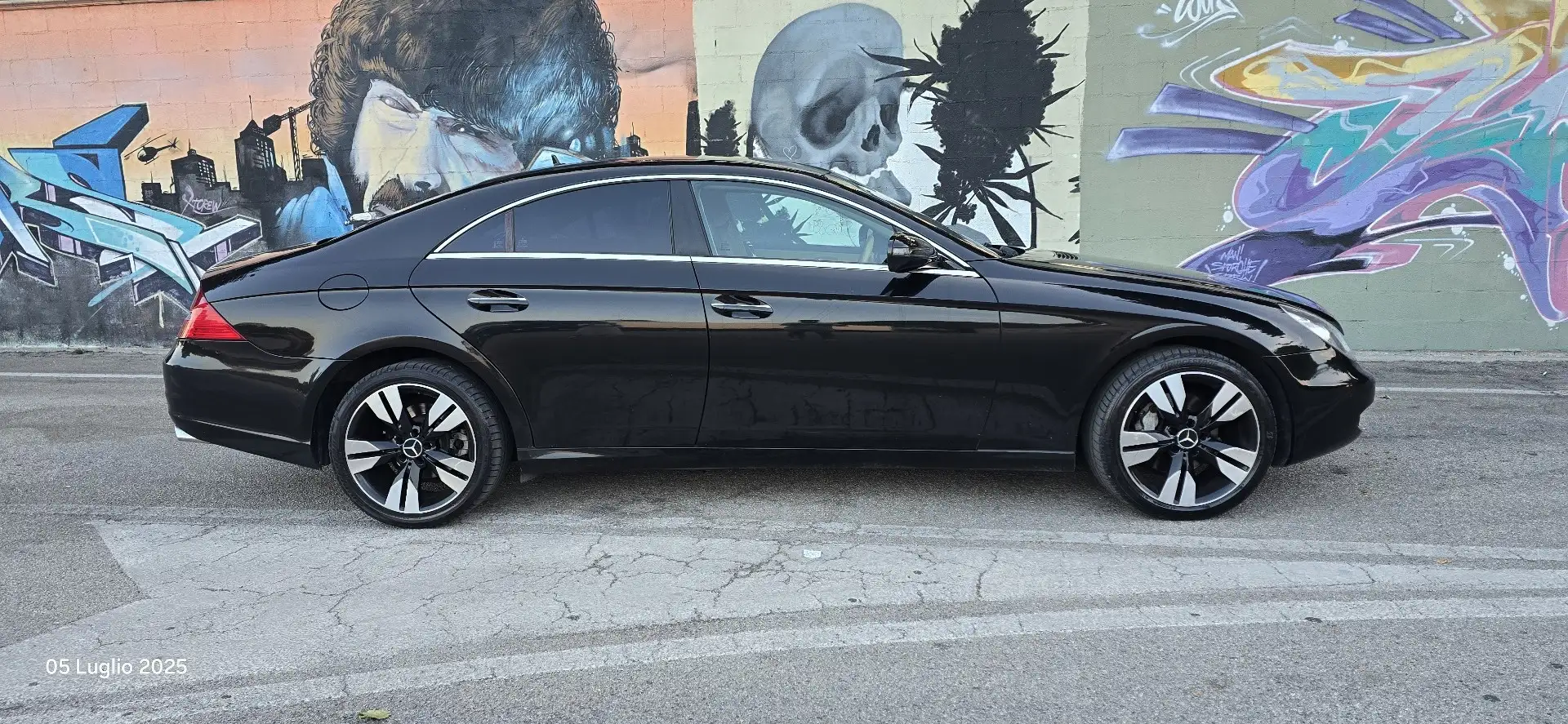 Mercedes-Benz CLS 320 cdi V6 crna - 1