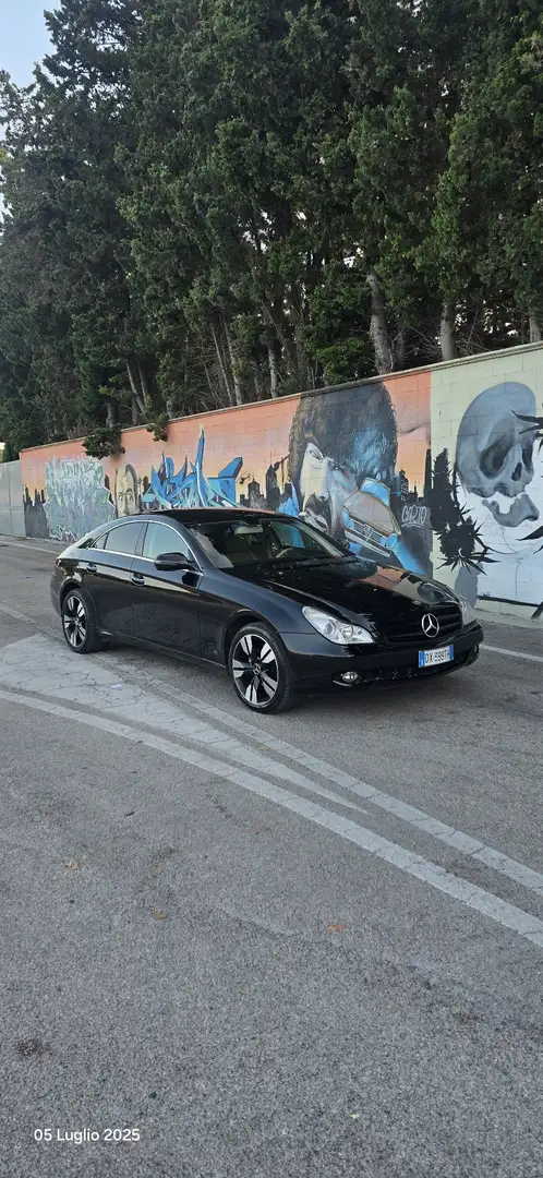 Mercedes-Benz CLS 320 cdi V6 crna - 2