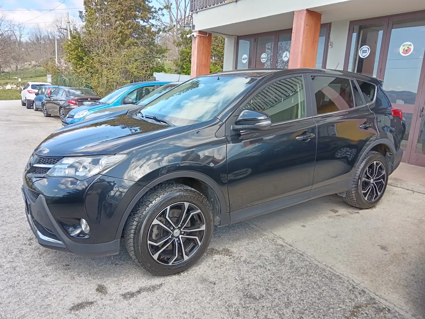 Toyota RAV 4 2.2 D-CAT 150CV AUTO 4WD LOUNGE Negru - 2