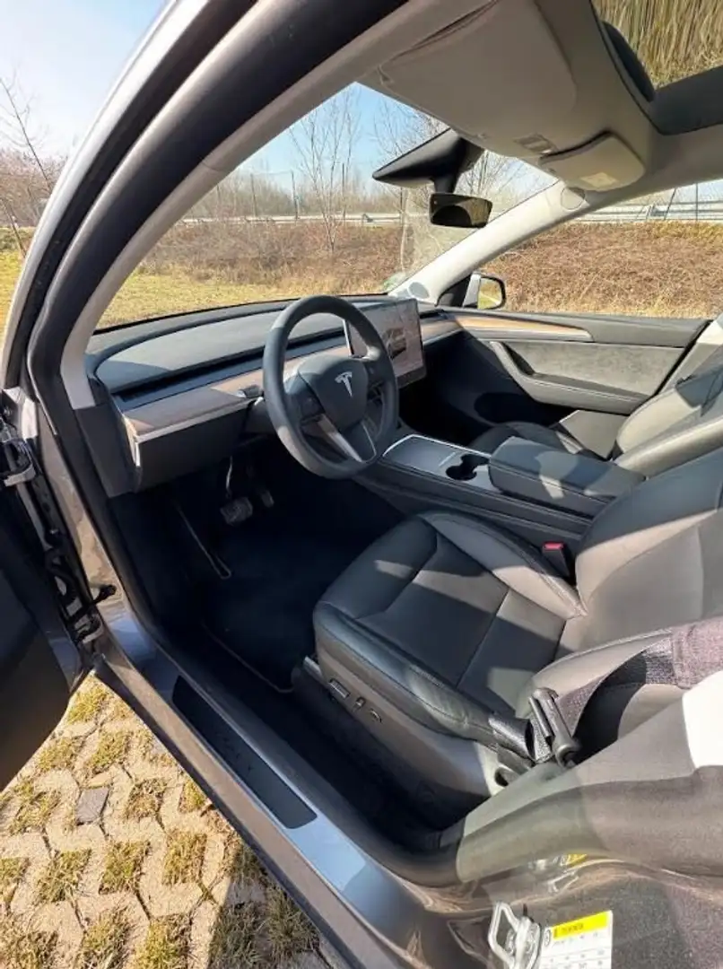Tesla Model Y Propulsion BYD 60 kWh Gris - 2