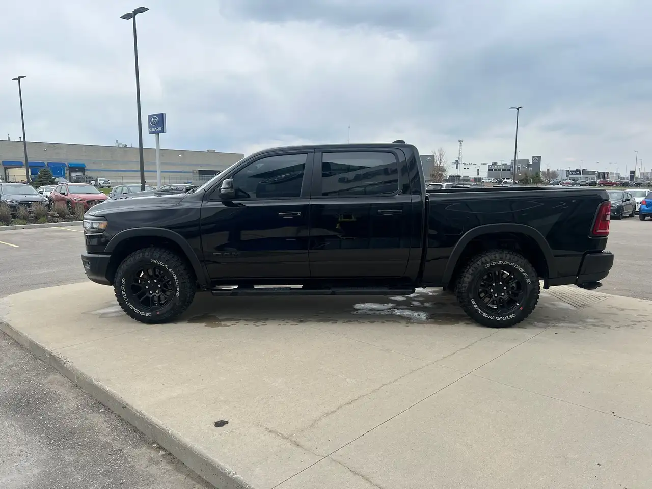 RAM 1500 снимка RAM 1500