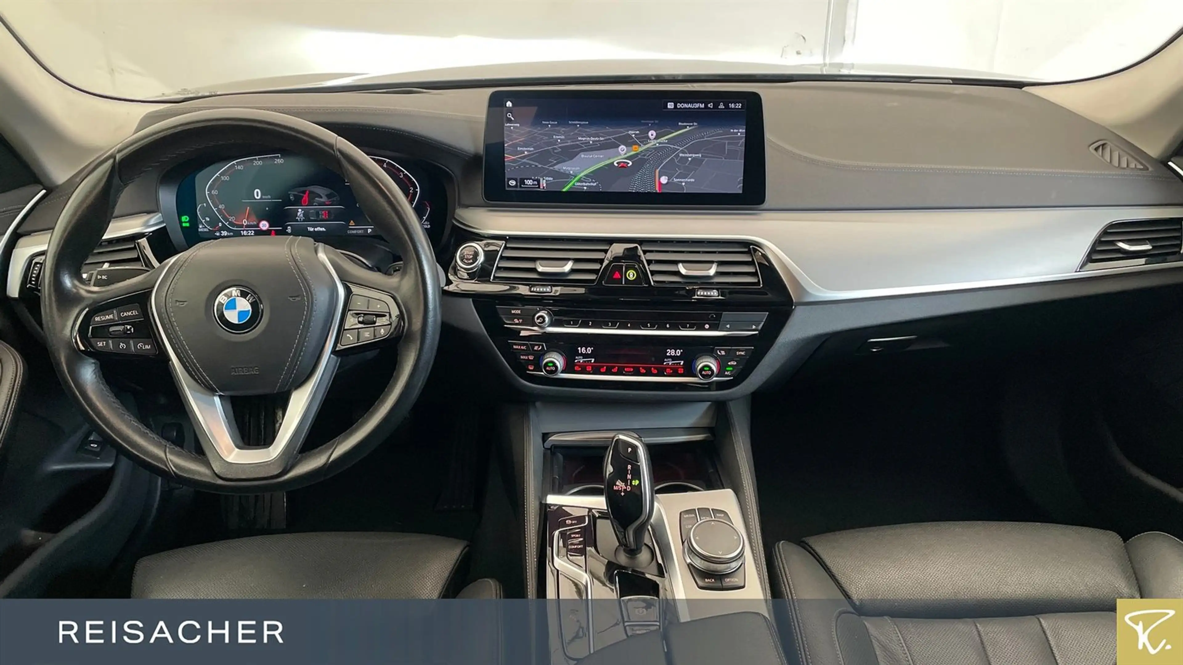 BMW 530 d xDrive Luxury-Line AHK LCPro RFK PDC HUD 18 — photo 6