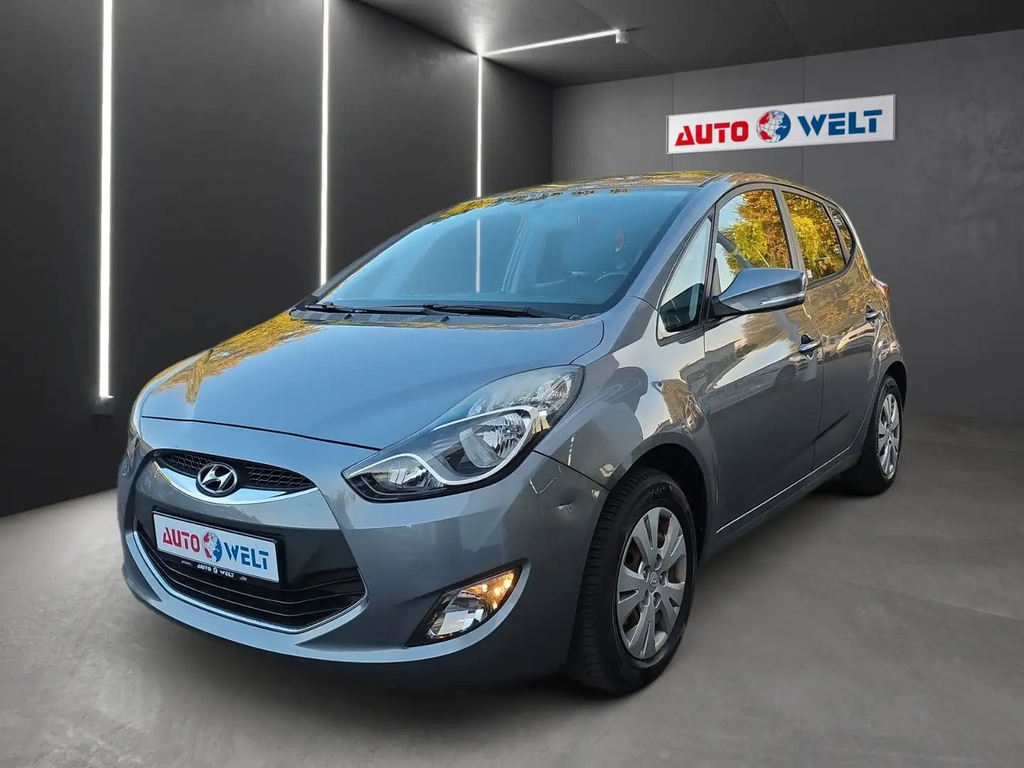 Hyundai iX20 1.4 Classic SHZ 1.Hand HU/AU-Neu Grau - 1