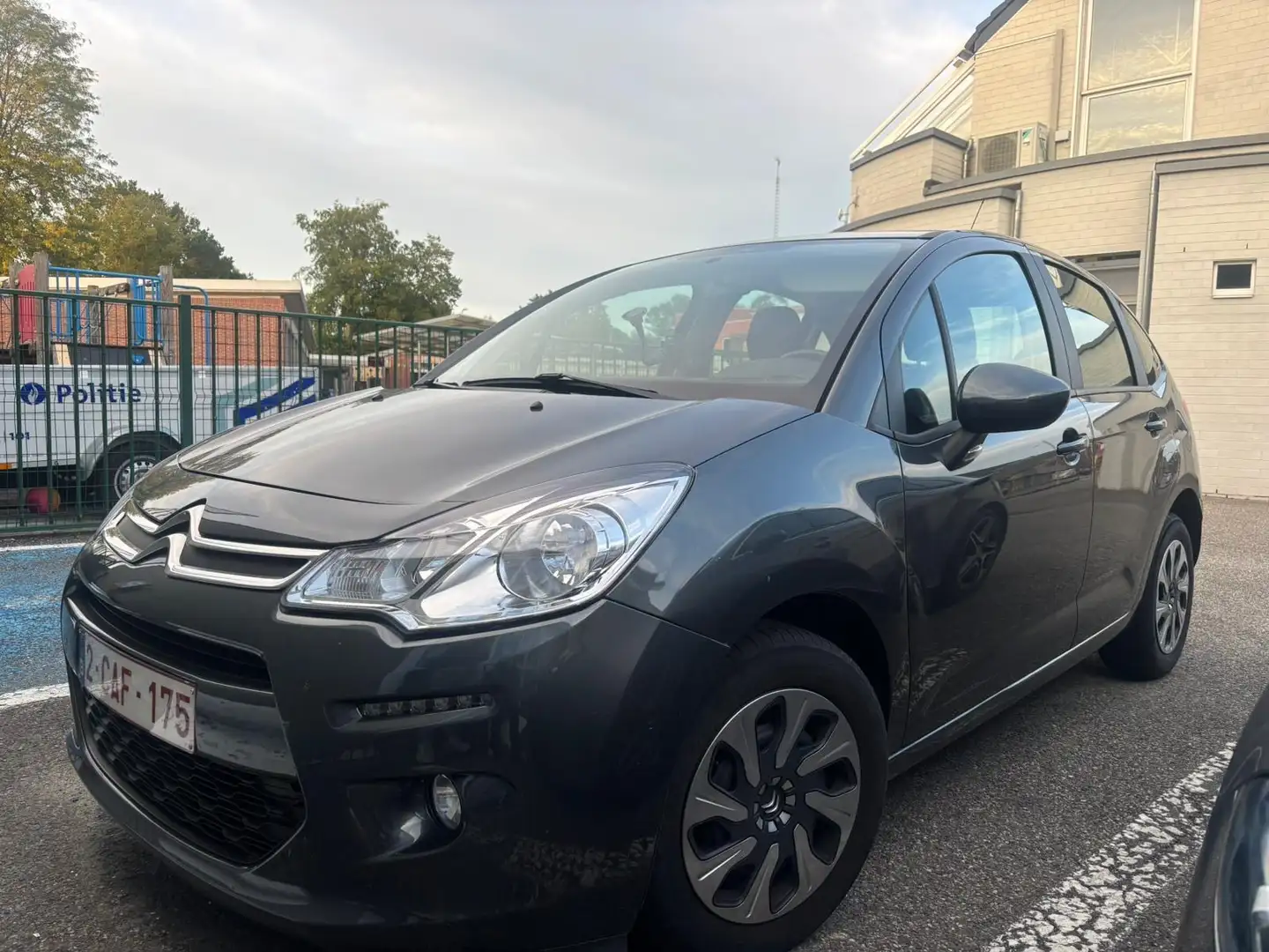 Citroen C3 C3 Pure Tech (VTi) 82 Selection Gris - 2