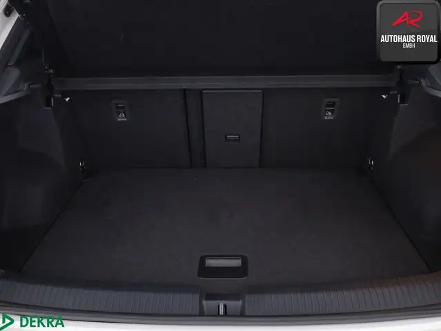 Volkswagen T-Roc view 13