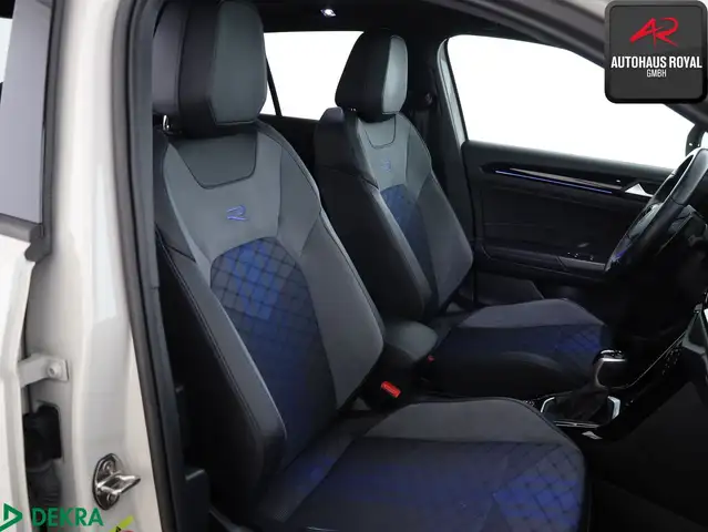 Volkswagen T-Roc view 11