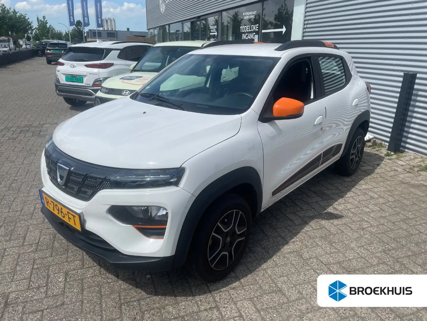 Dacia Spring Comfort Plus 27 kWh | Airco | Lederen bekleding | Wit - 1