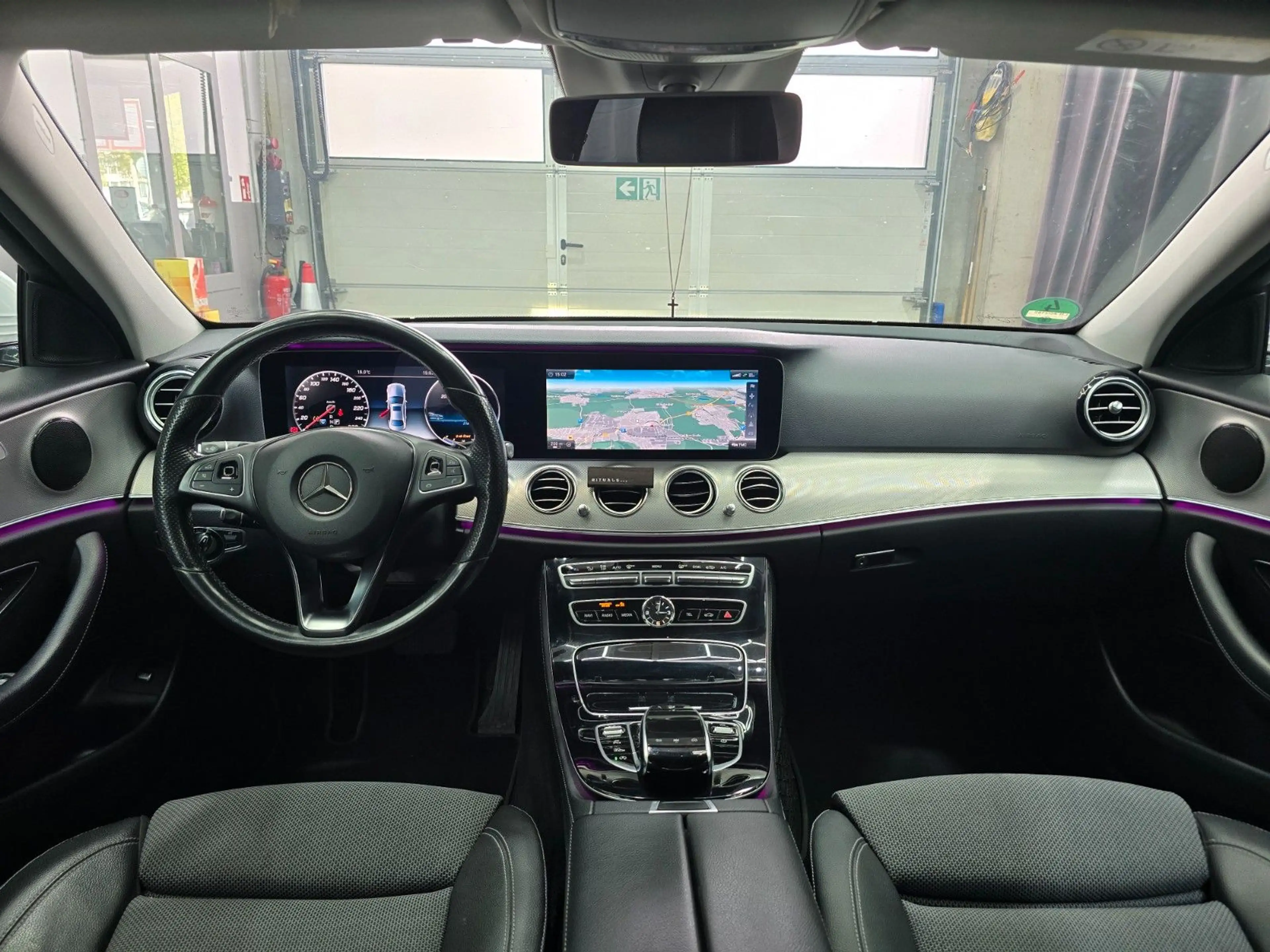 Mercedes-Benz E 200 E Limousine E 200 — photo 13