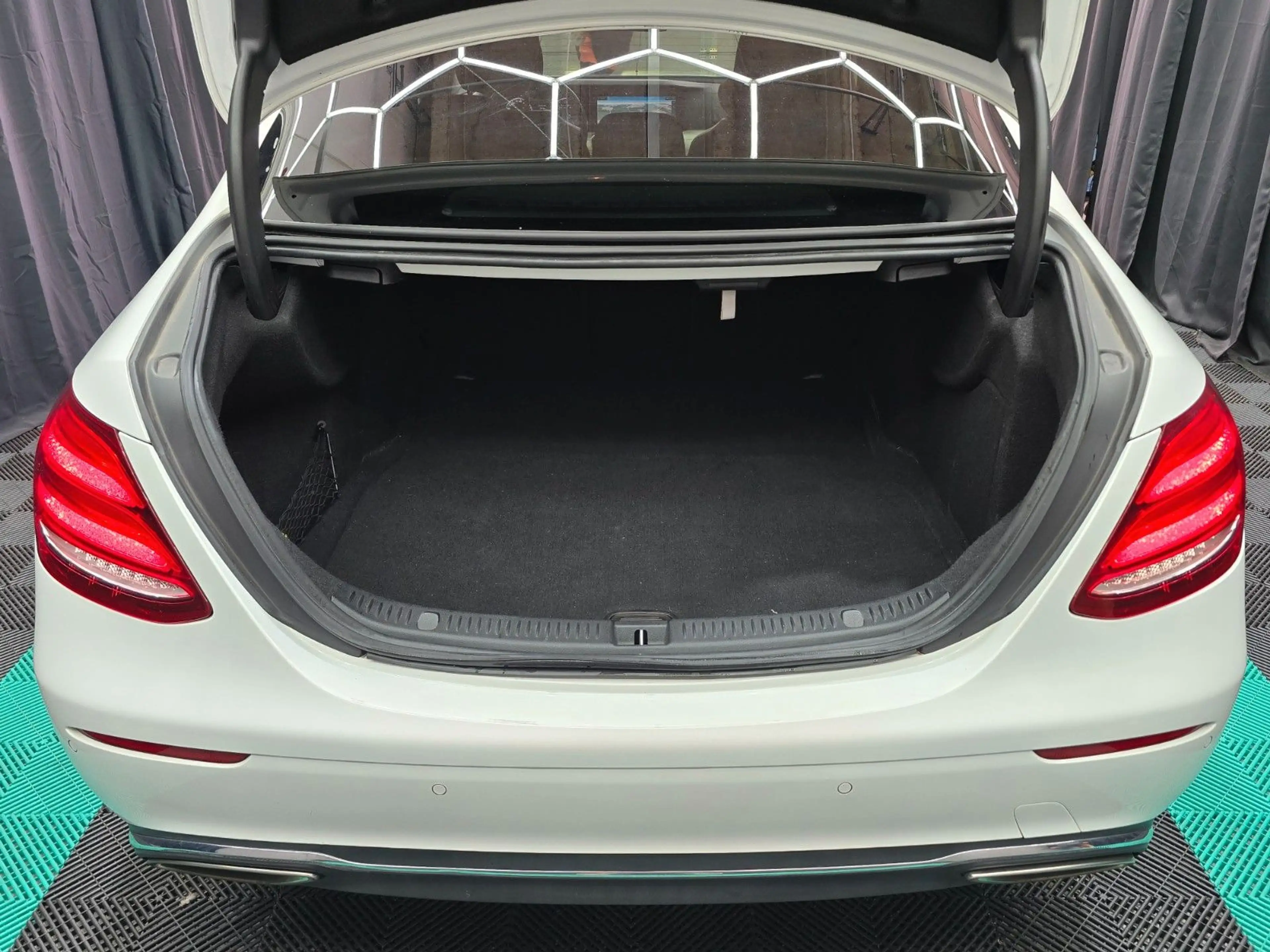 Mercedes-Benz E 200 E Limousine E 200 — photo 7