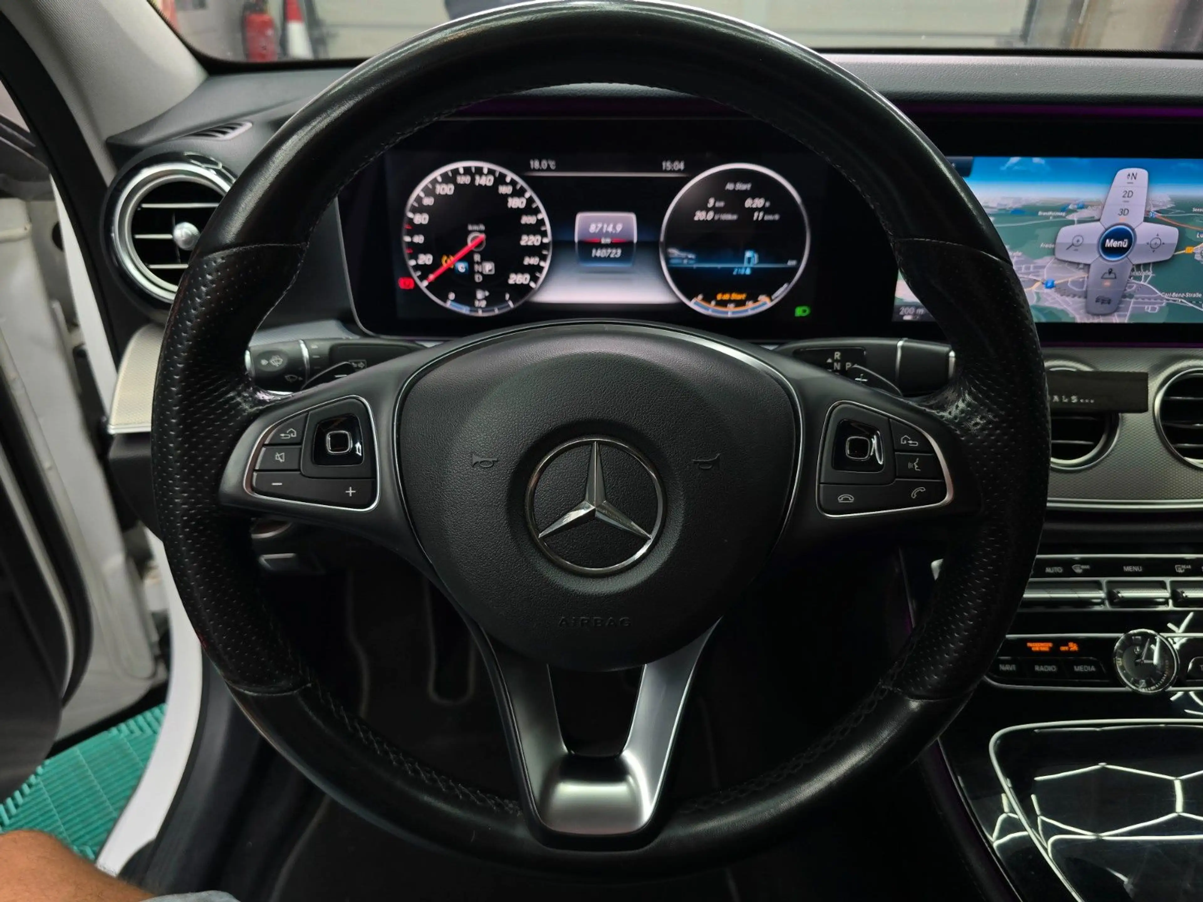 Mercedes-Benz E 200 E Limousine E 200 — photo 14