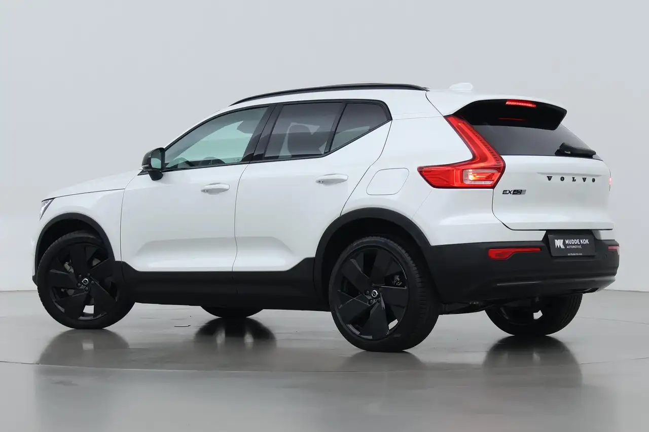 Volvo EX40 2026