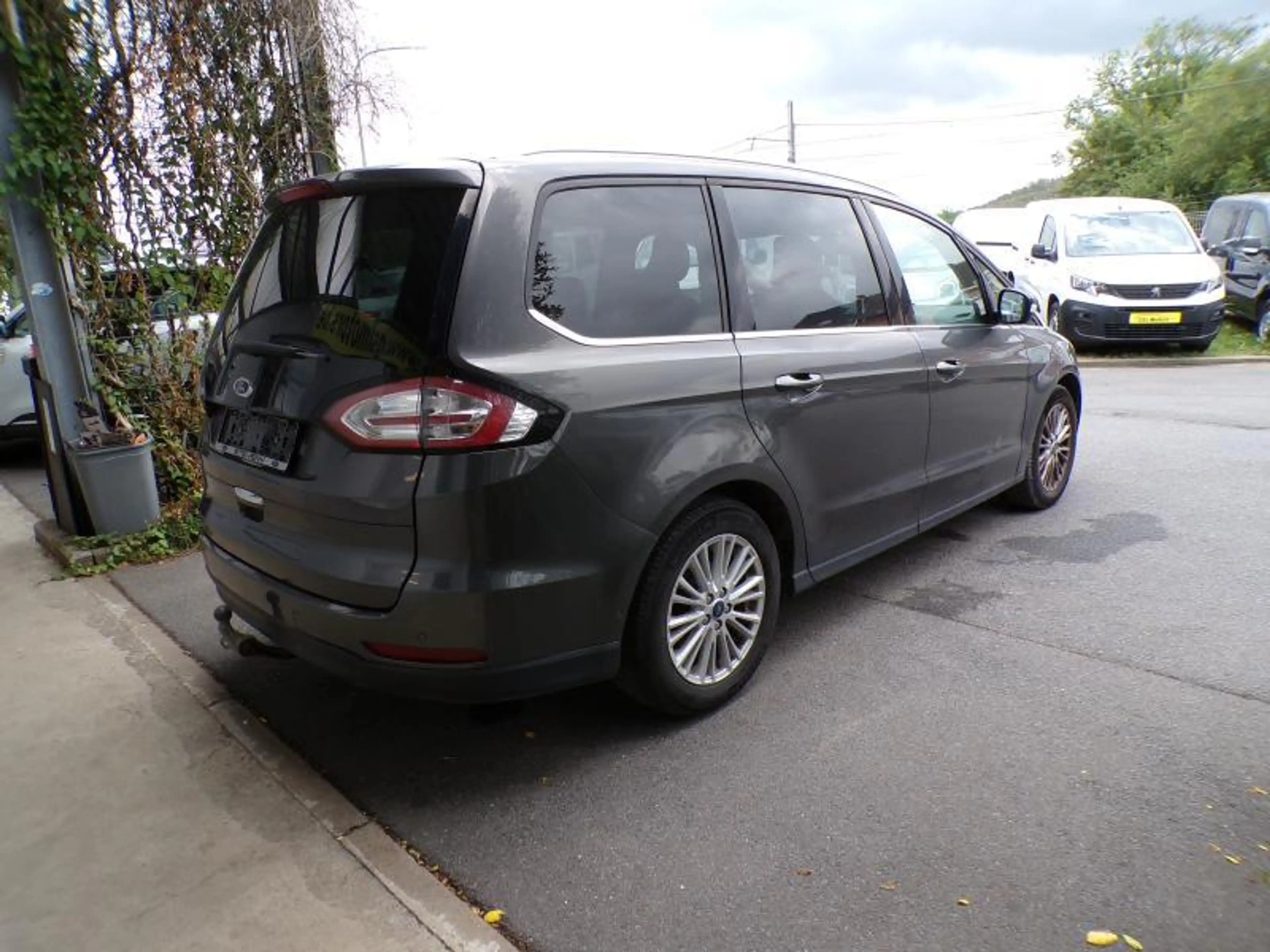Ford Galaxy 1.5i 160cv 7 Places Gris 05/16 Airco GPS Camera — photo 4