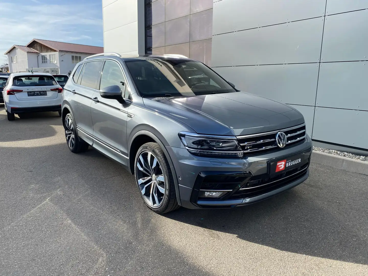 Volkswagen Tiguan Allspace 2.0 TDI R-LINE 4MOT PANO AHK ACC Gris - 2