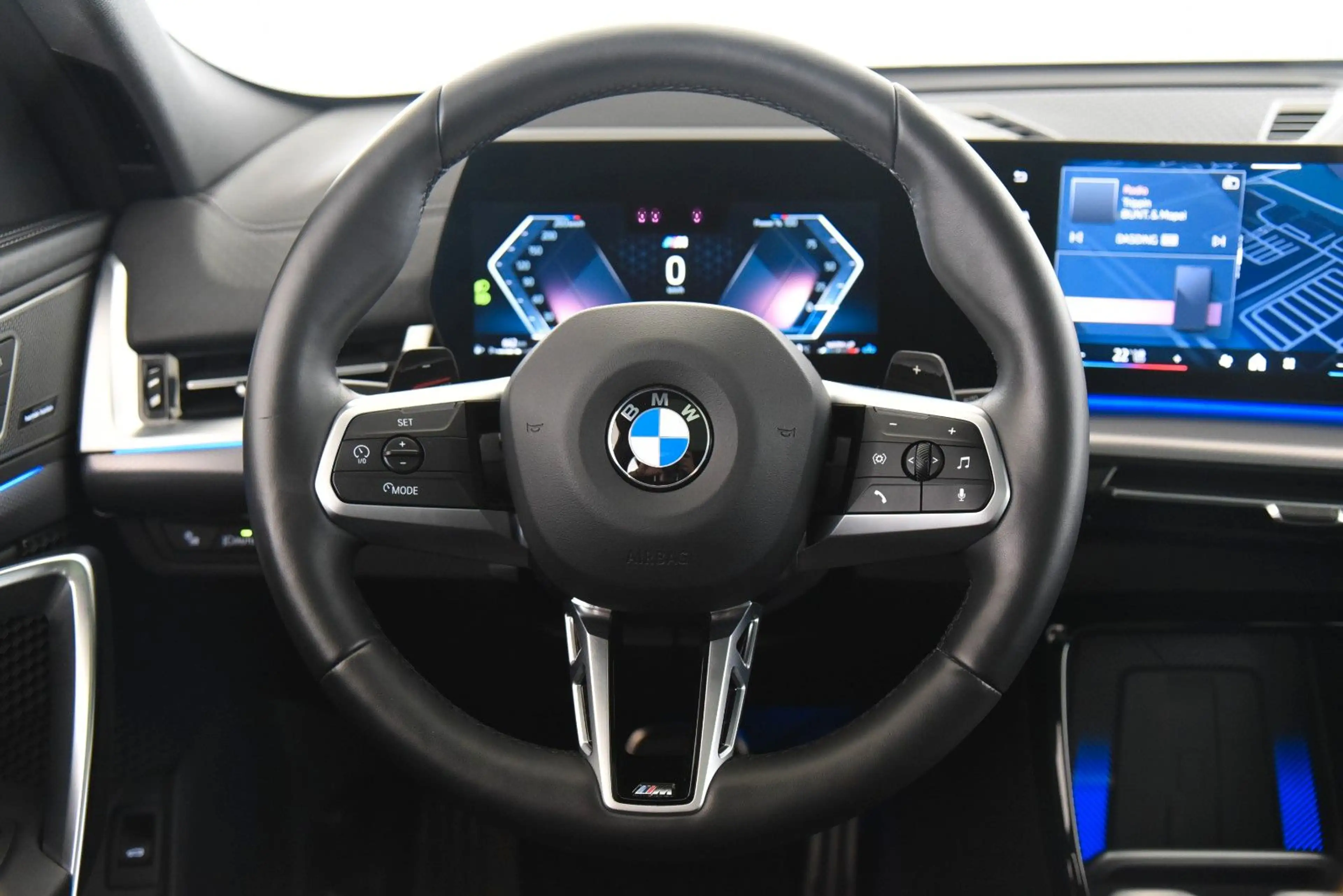 BMW X2 xDrive20d M Sport Pano LED HUD H&K AHK DAB — photo 10