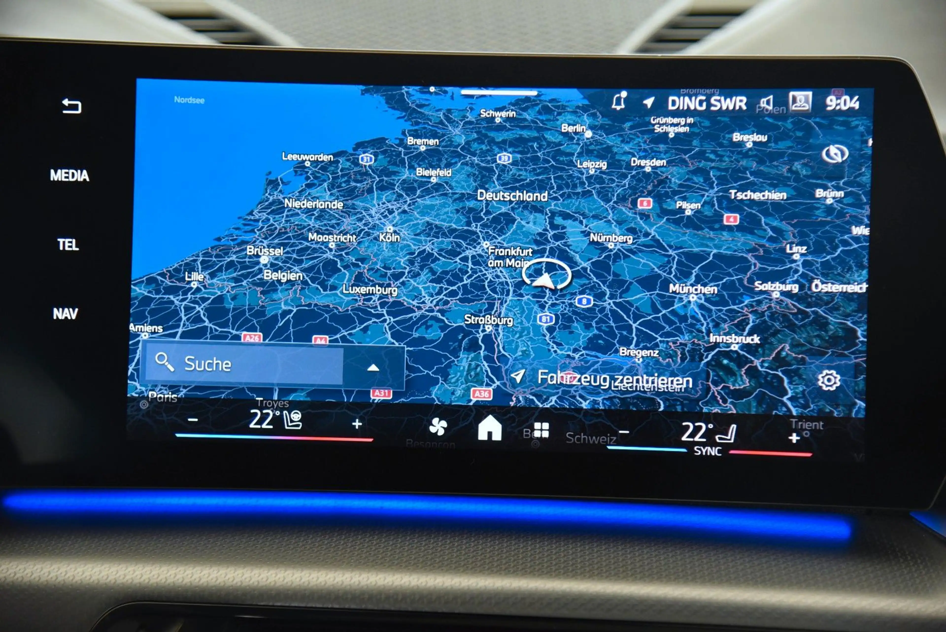 BMW X2 xDrive20d M Sport Pano LED HUD H&K AHK DAB — photo 12