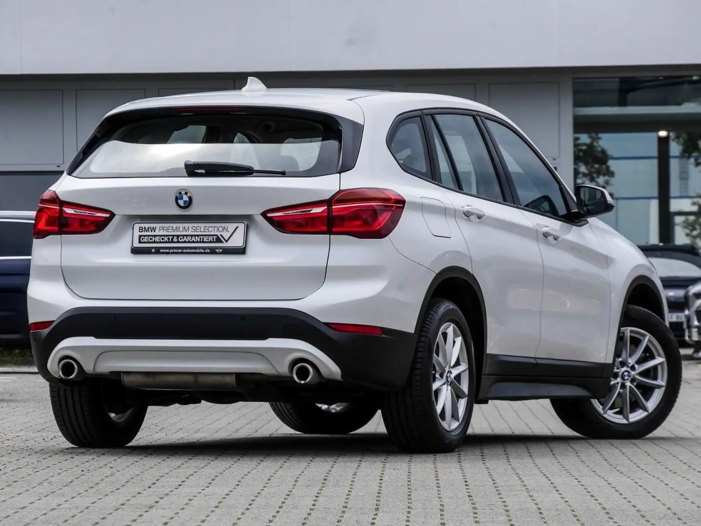 BMW X1 xDrive20d ADVANTAGE+PANO+ACC+NAVI+17" Wit - 2