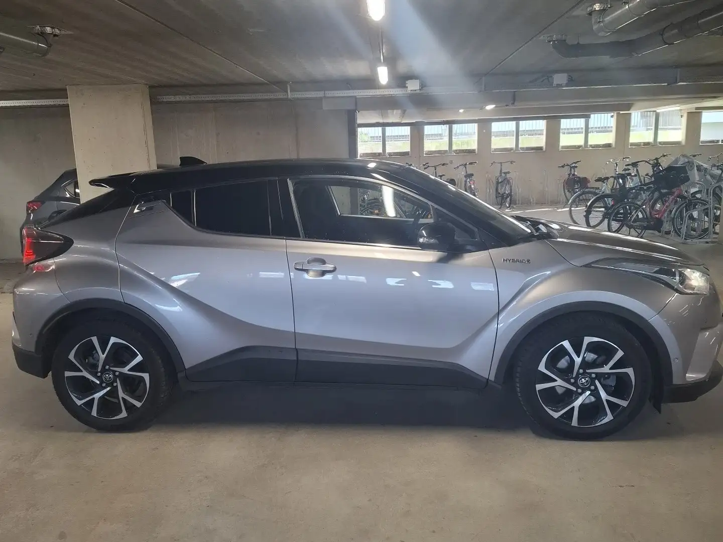 Toyota C-HR 1.8 Hybrid Style Бежевый - 1