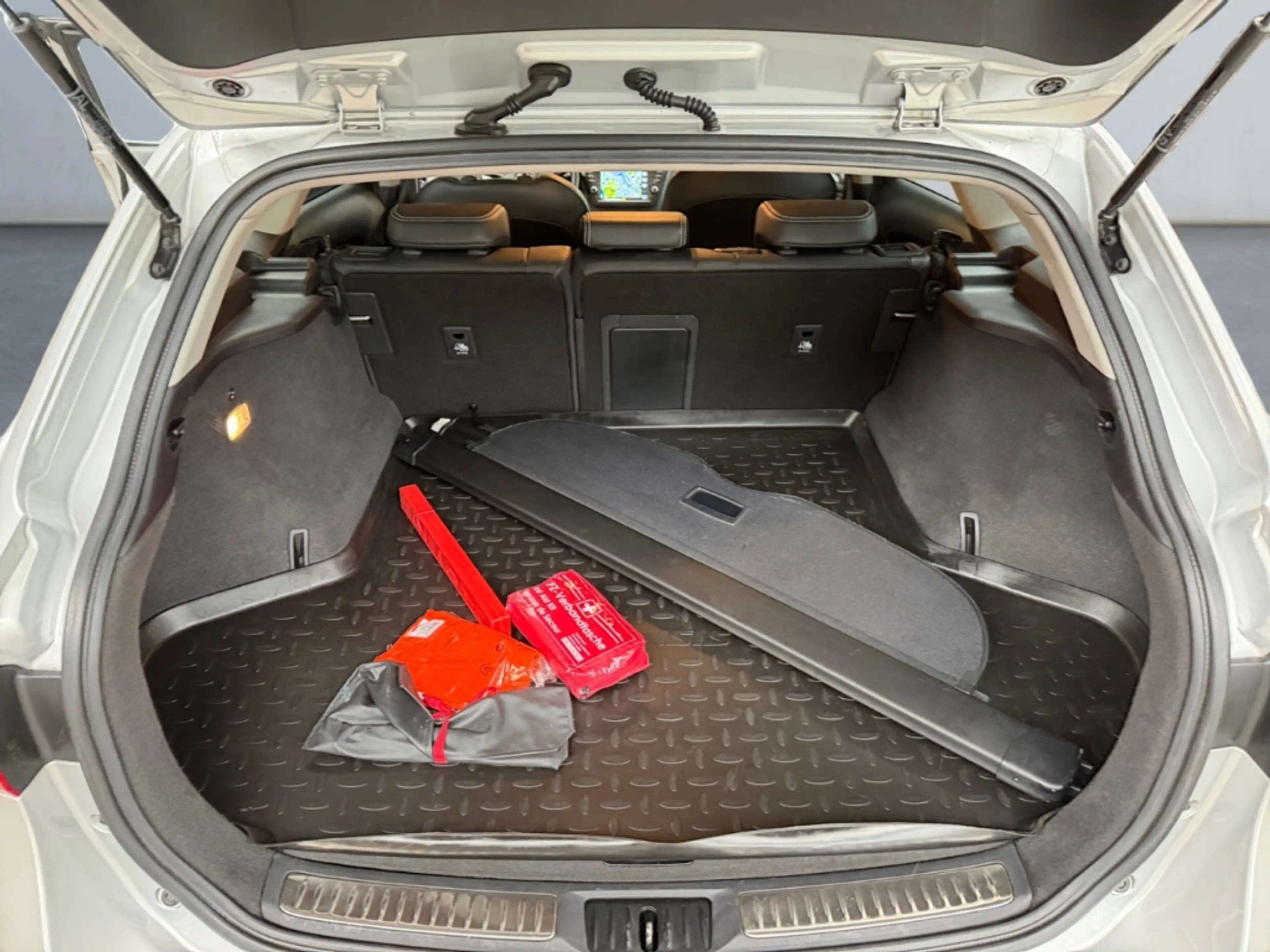 Toyota Avensis 1.8 TS Executive *Bi-LED*Pano*Leder*HiFi* — photo 15