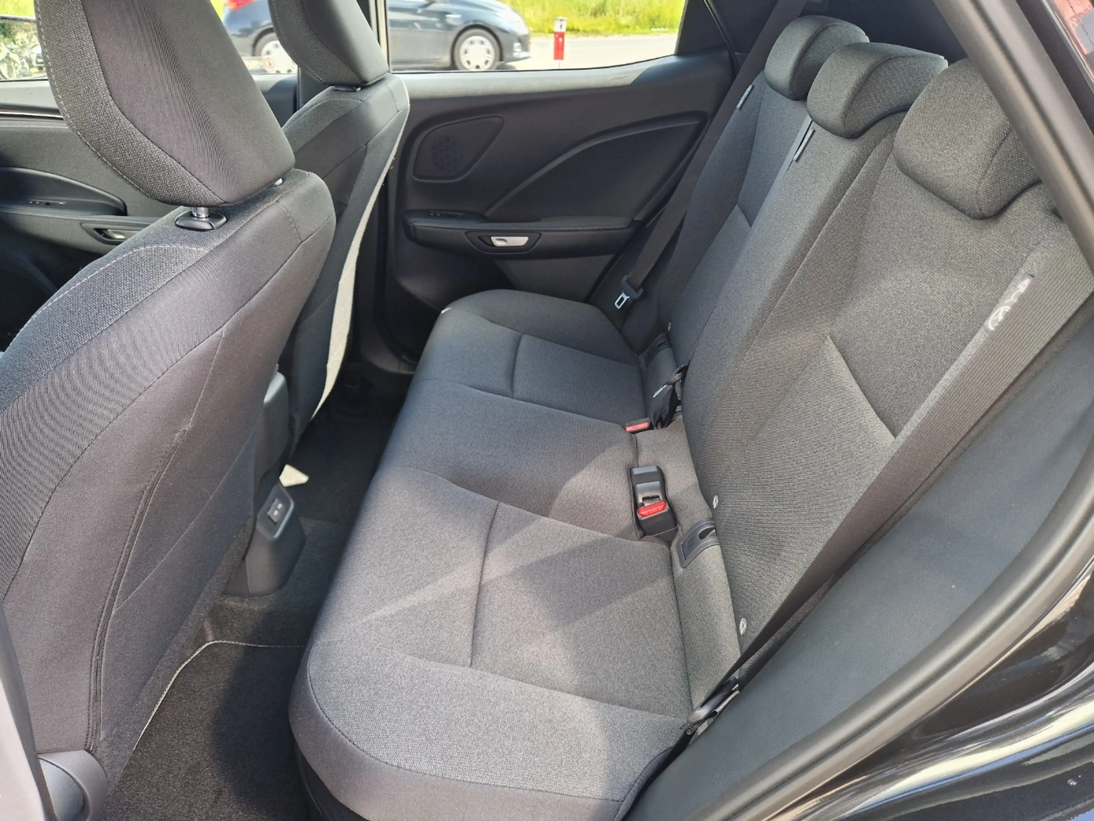 Lexus LBX 1,5 FWD Komfort Paket ACC+LED+Navi+SHZ+Kam. — photo 10