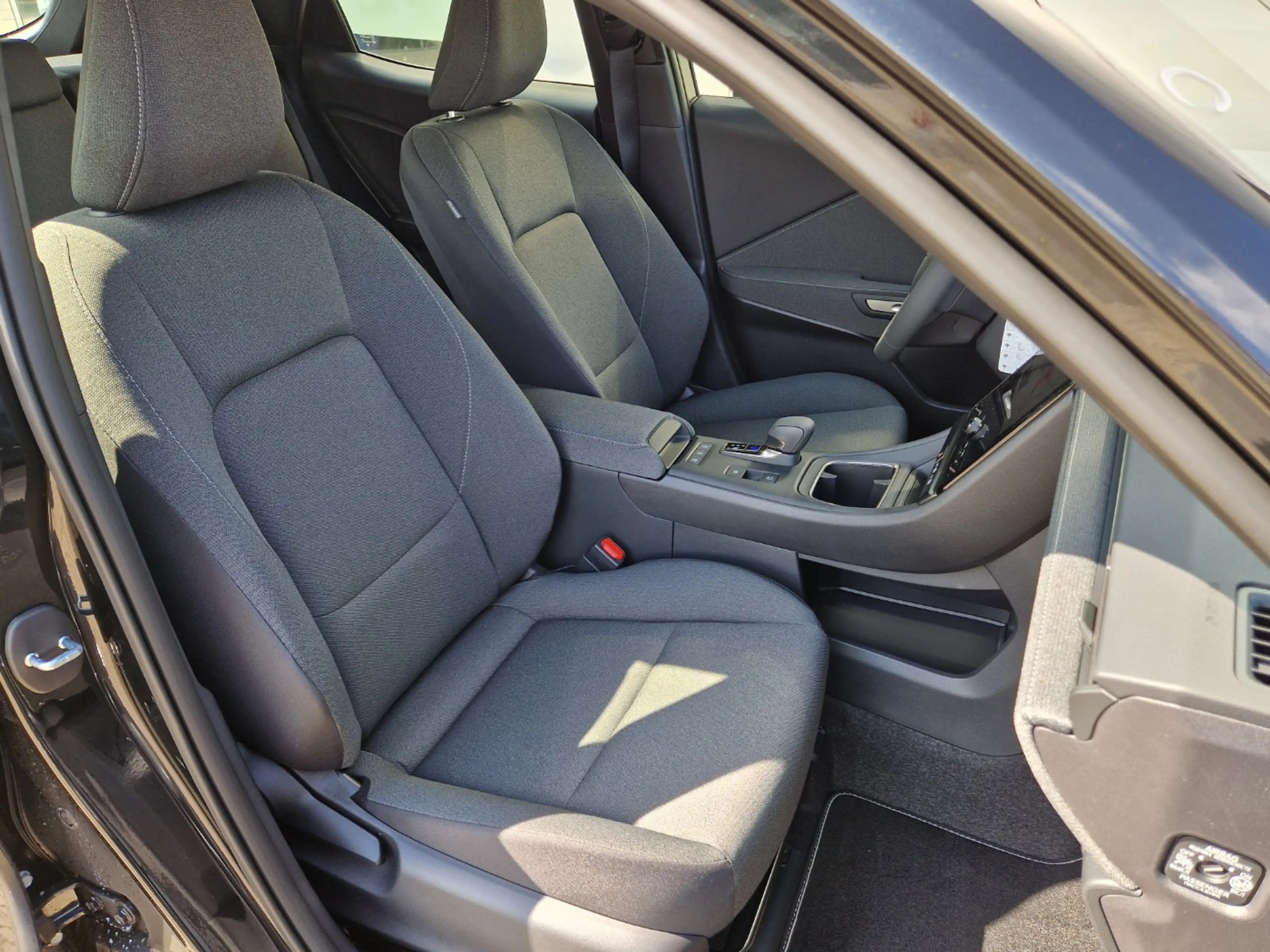 Lexus LBX 1,5 FWD Komfort Paket ACC+LED+Navi+SHZ+Kam. — photo 12