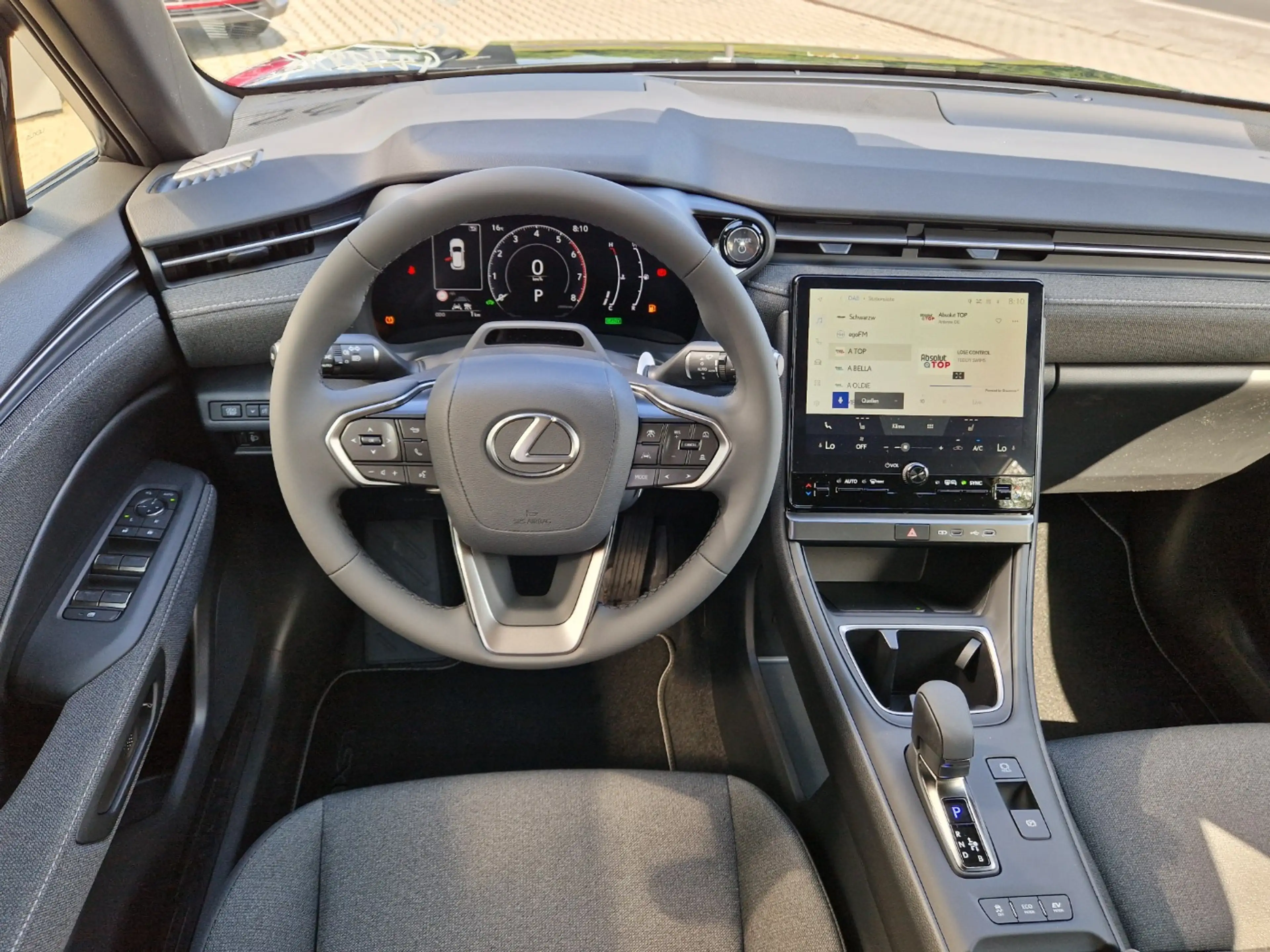 Lexus LBX 1,5 FWD Komfort Paket ACC+LED+Navi+SHZ+Kam. — photo 9