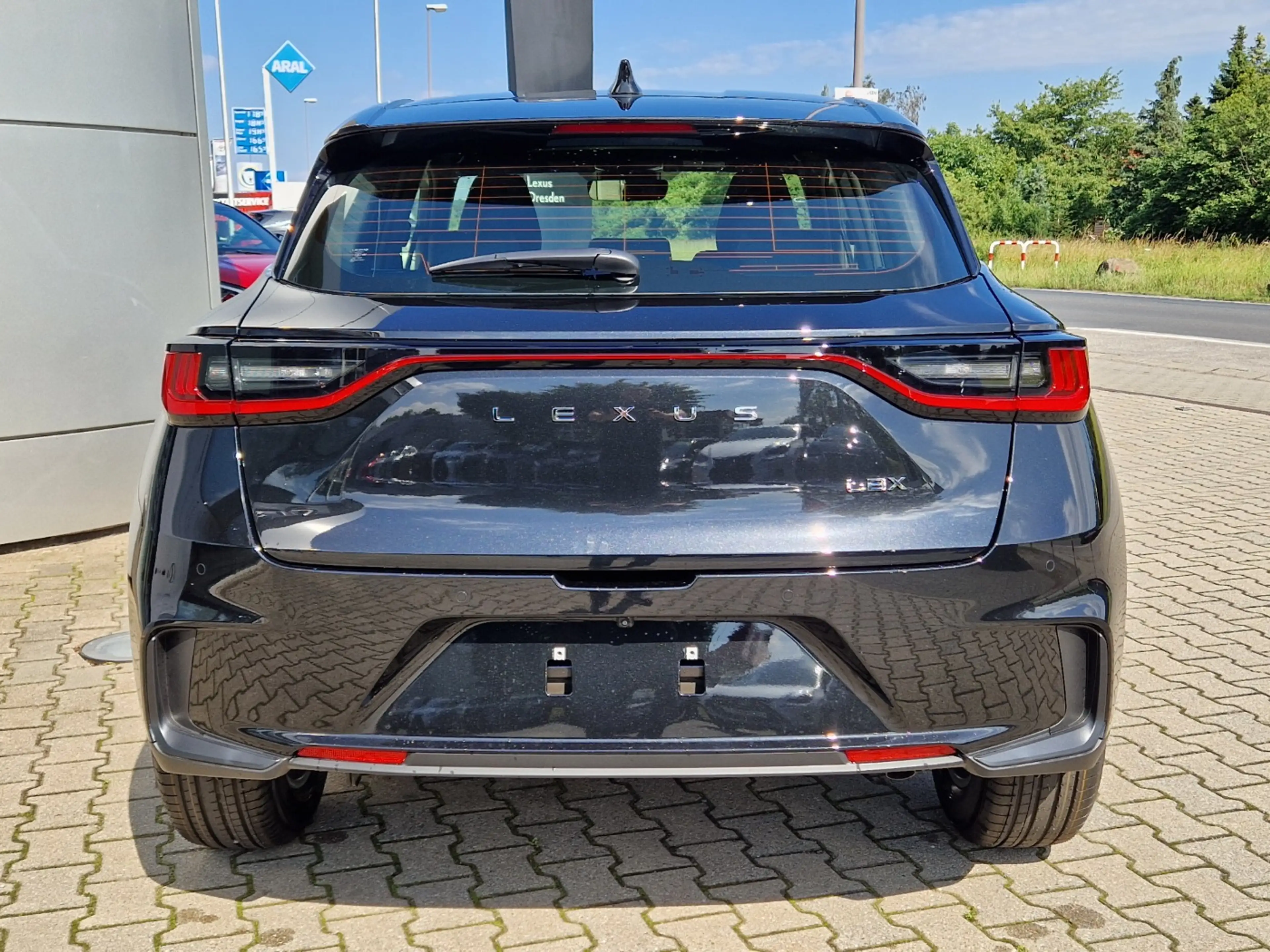 Lexus LBX 1,5 FWD Komfort Paket ACC+LED+Navi+SHZ+Kam. — photo 6