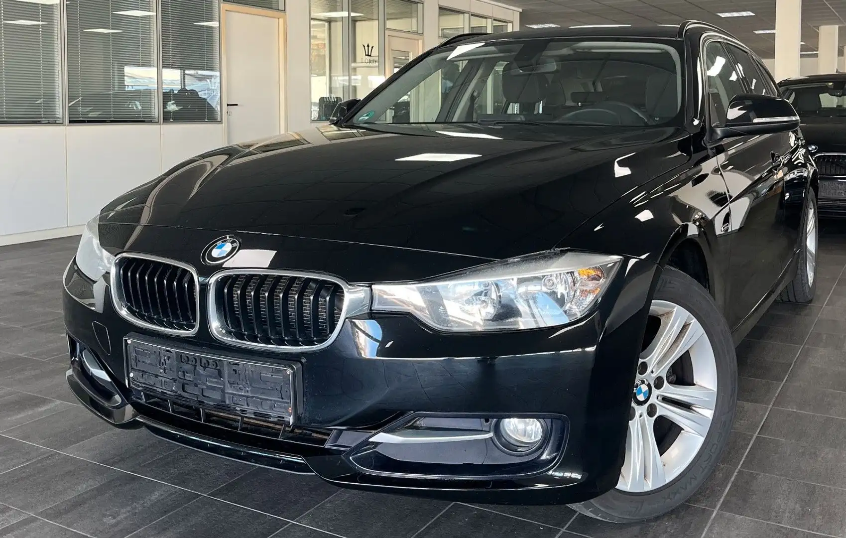 BMW 318 d Touring Sport Line PDC 2.HAND TOP GEPFLEGT Negro - 1