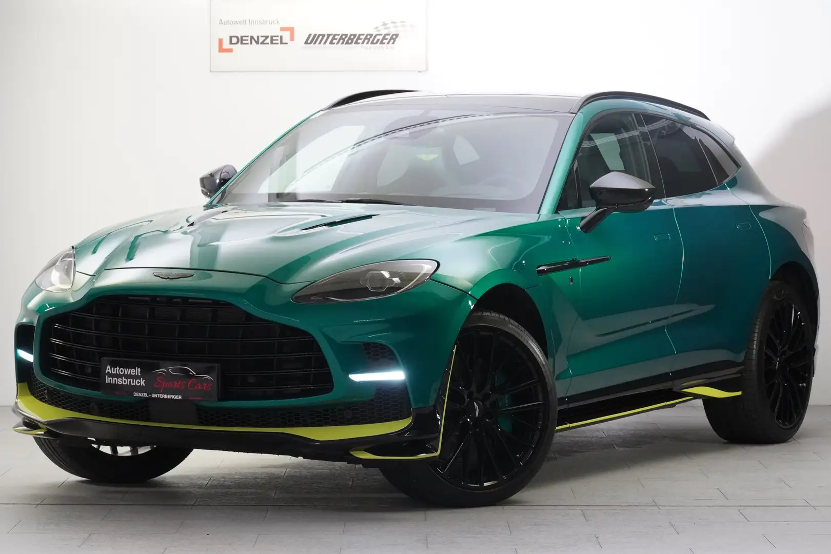 Aston Martin DBX 707 Edition AMR Yeşil - 1
