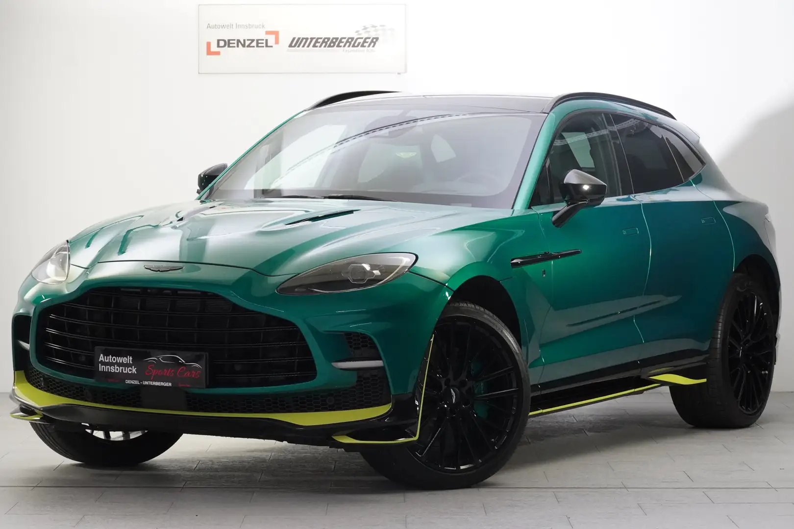 Aston Martin DBX 707 Edition AMR zelena - 2