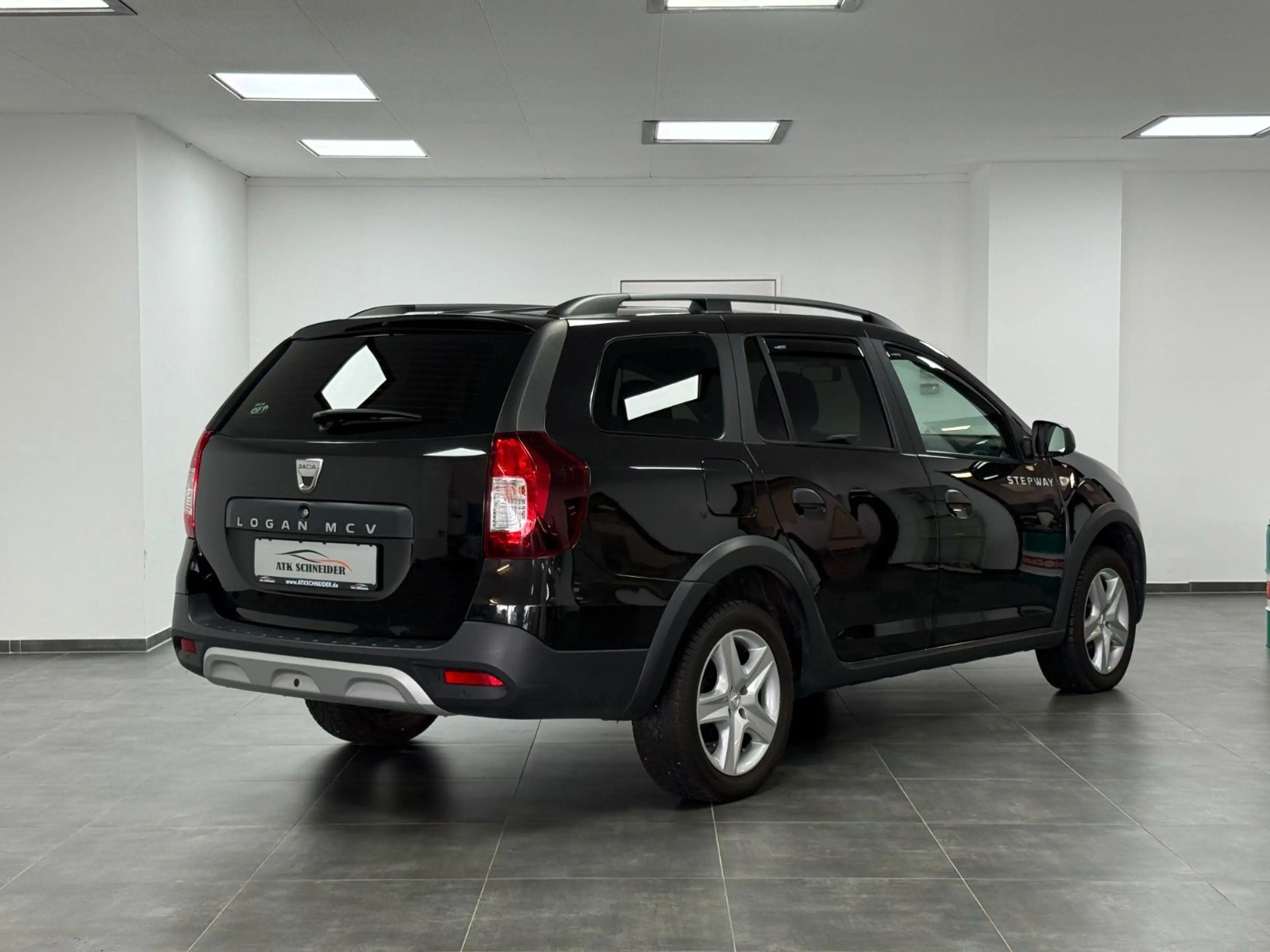 Dacia Logan MCV II Kombi Stepway — photo 6