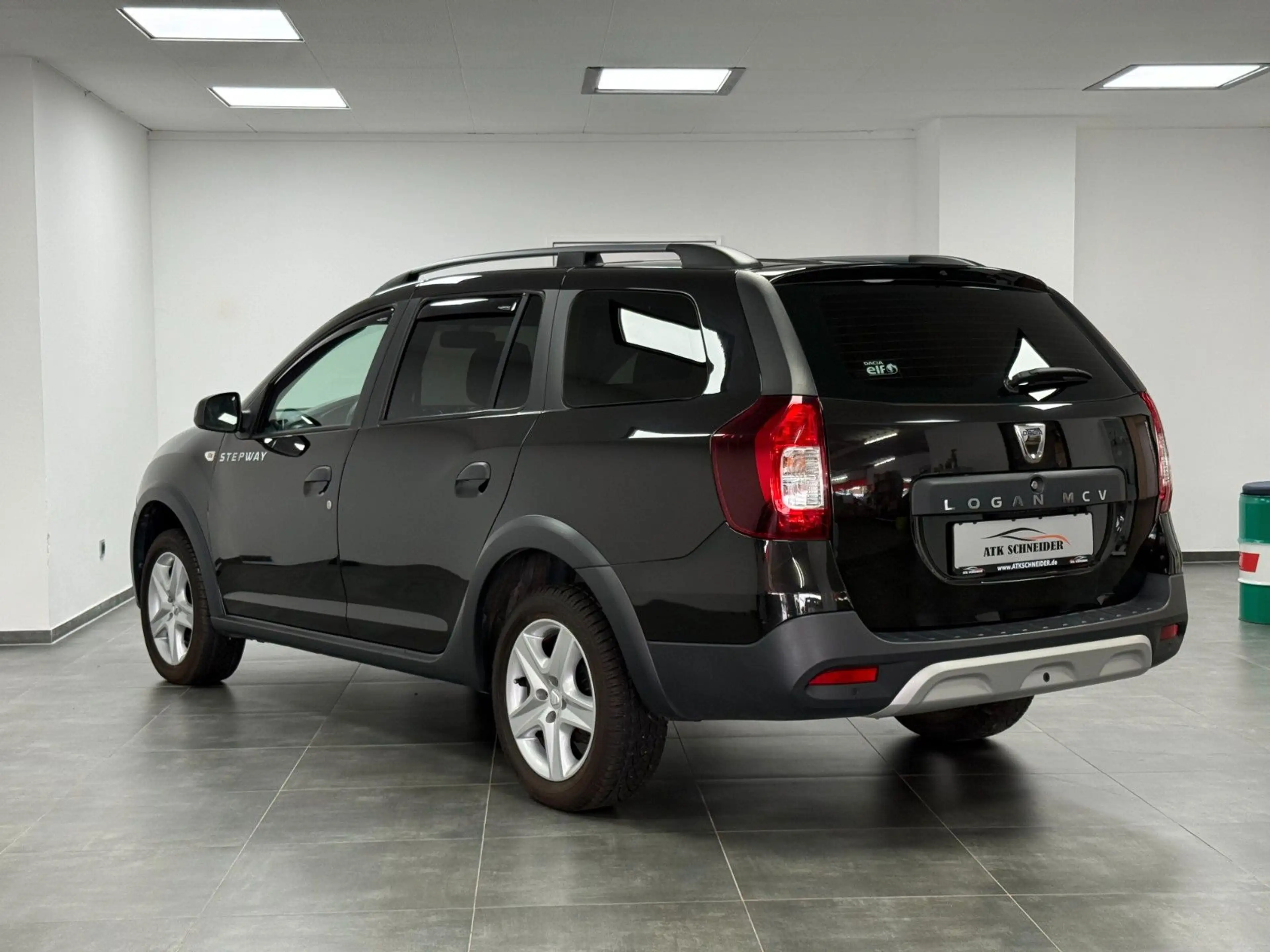 Dacia Logan MCV II Kombi Stepway — photo 5
