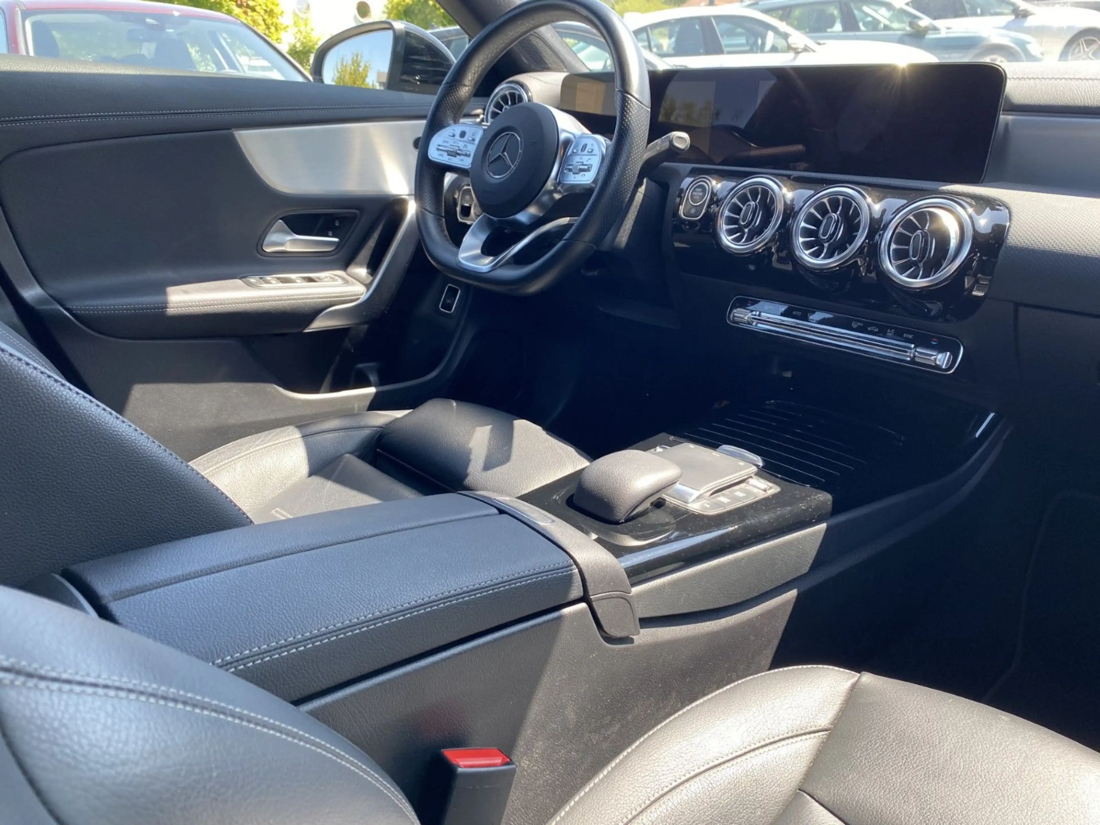 Mercedes-Benz CLA 220 d AMG Line Edition Night-Paket — photo 6