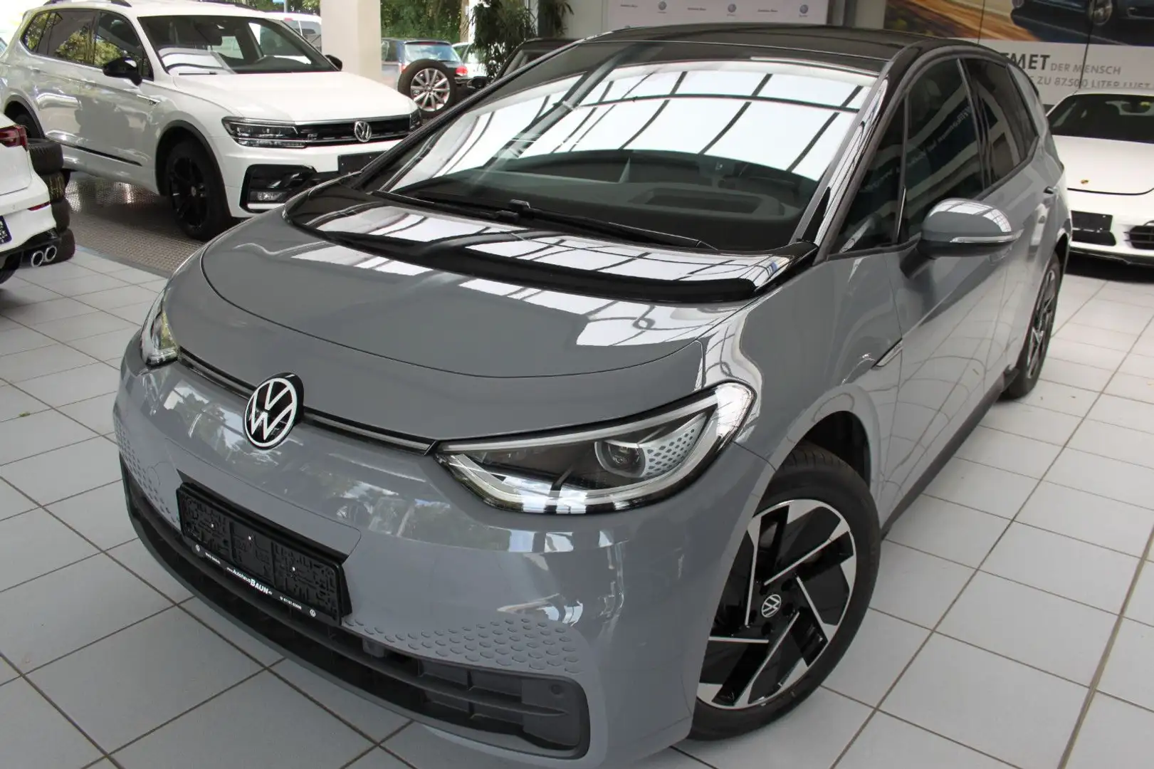 Volkswagen ID.3 PRO/PERF/PANO/IQLED/AHK/HEADUP/STZHZ/NAVIPR Gris - 1