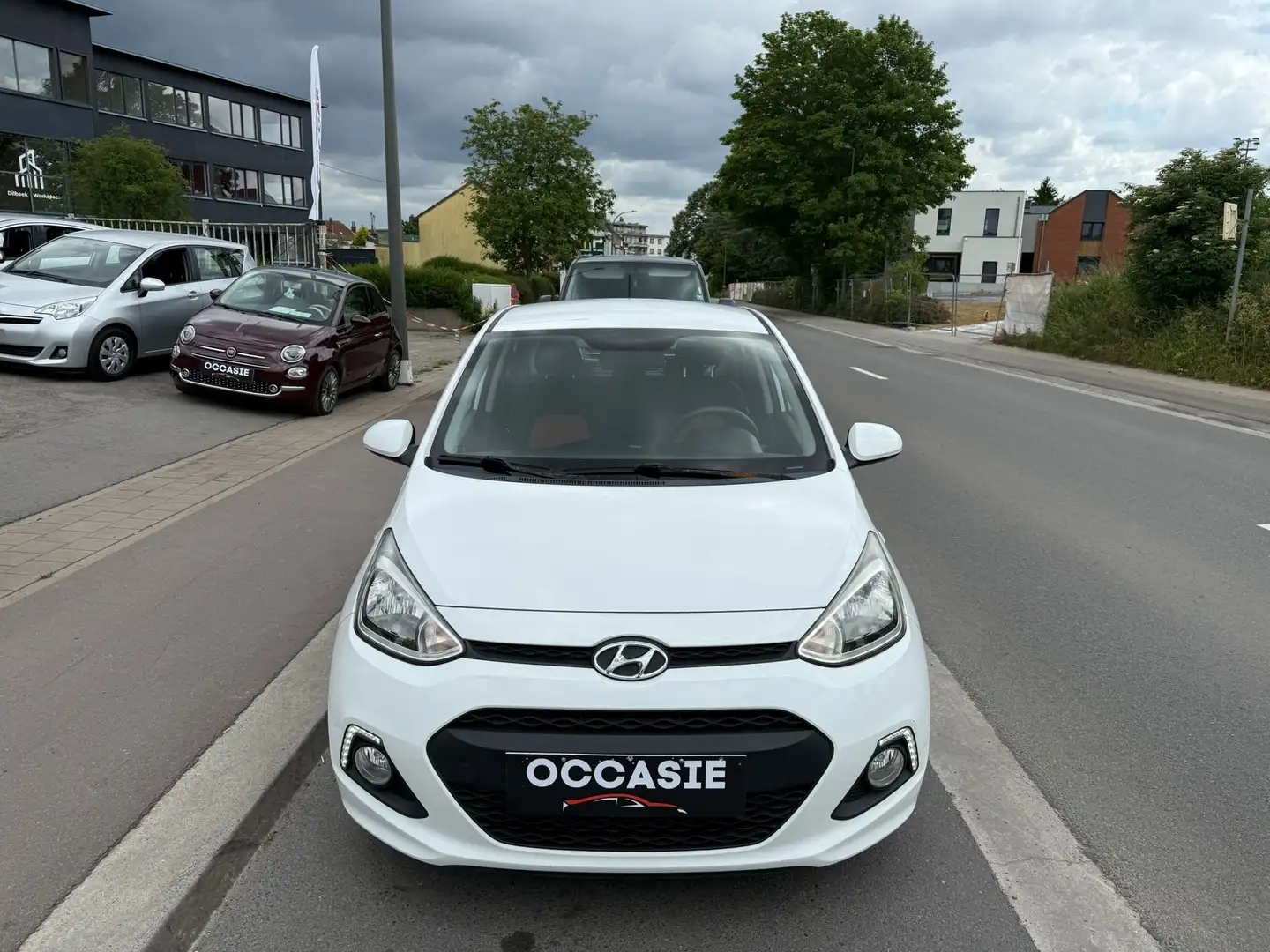 Hyundai i10 1.1i City BlueDrive**12M GARANTIE **CARNET COMPLET Blanc - 2