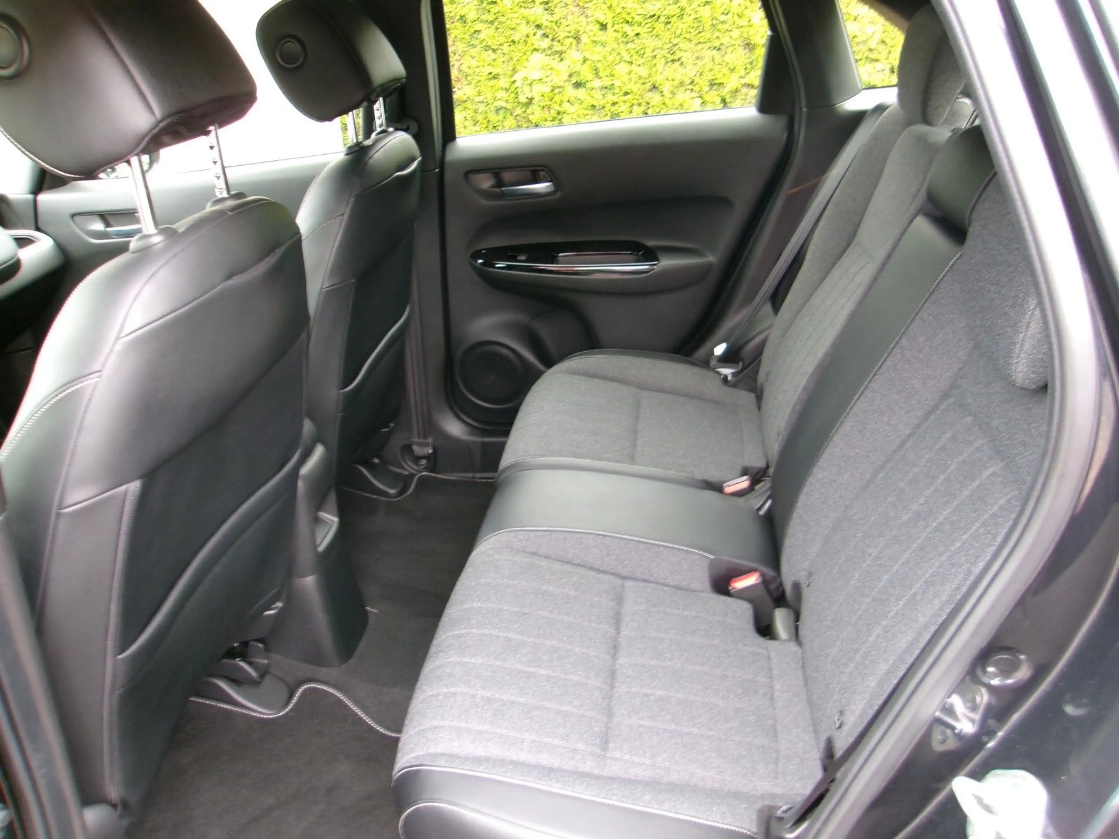 Honda Jazz 1.5 i-MMD Hybrid Elegance — photo 7