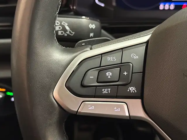 Volkswagen T-Roc view 19