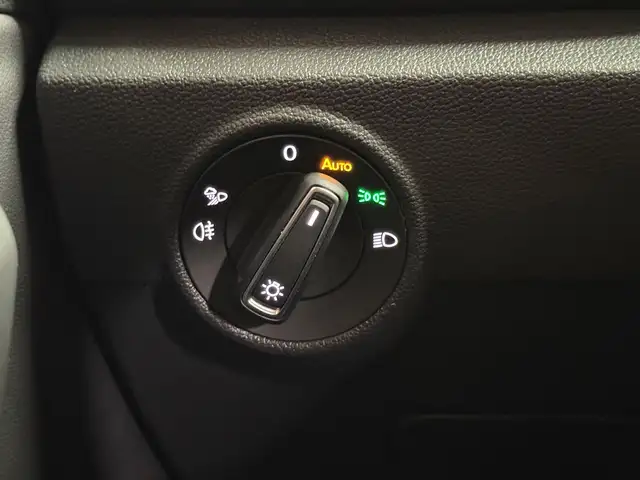 Volkswagen T-Roc view 18