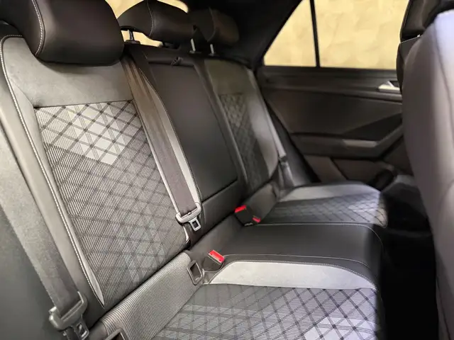 Volkswagen T-Roc view 14