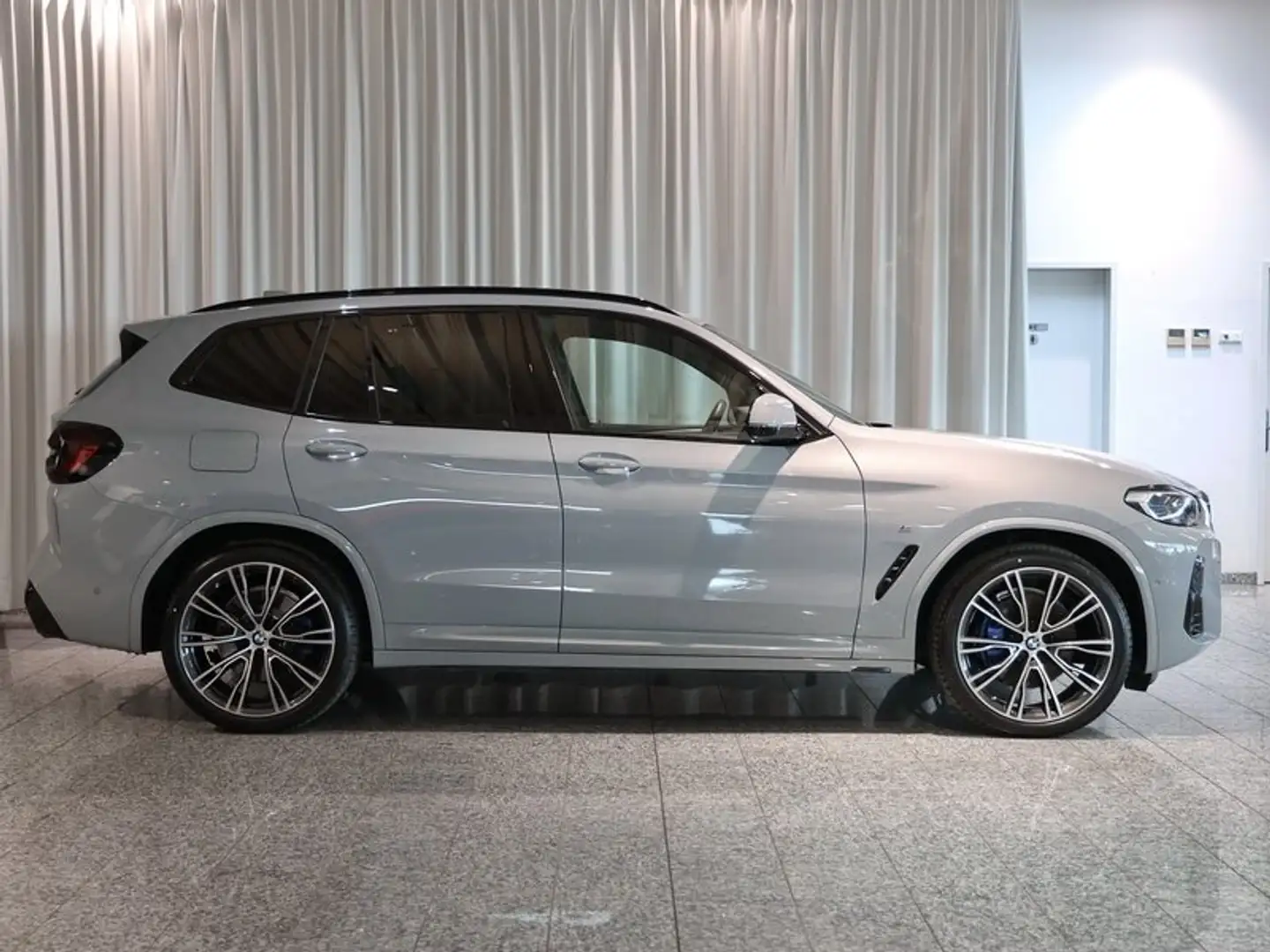 BMW X3 xDrive30d M Sport 21" Pano. Laser ACC AHK Grau - 2
