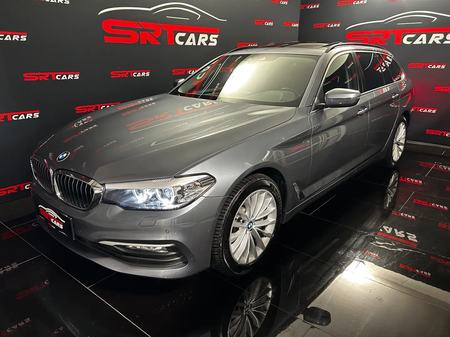 BMW 530 530d xDrive Aut.*Panoramaglas*Kamera*1.Besitz Grau - 1