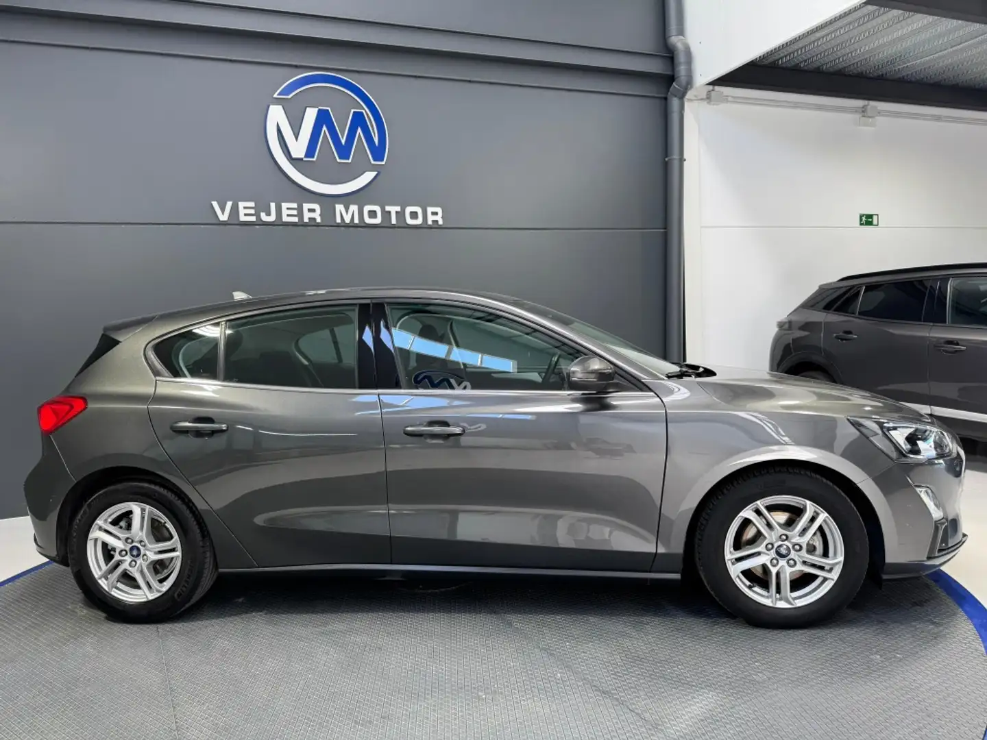 Ford Focus 1.5Ecoblue Active X 120 Gris - 2