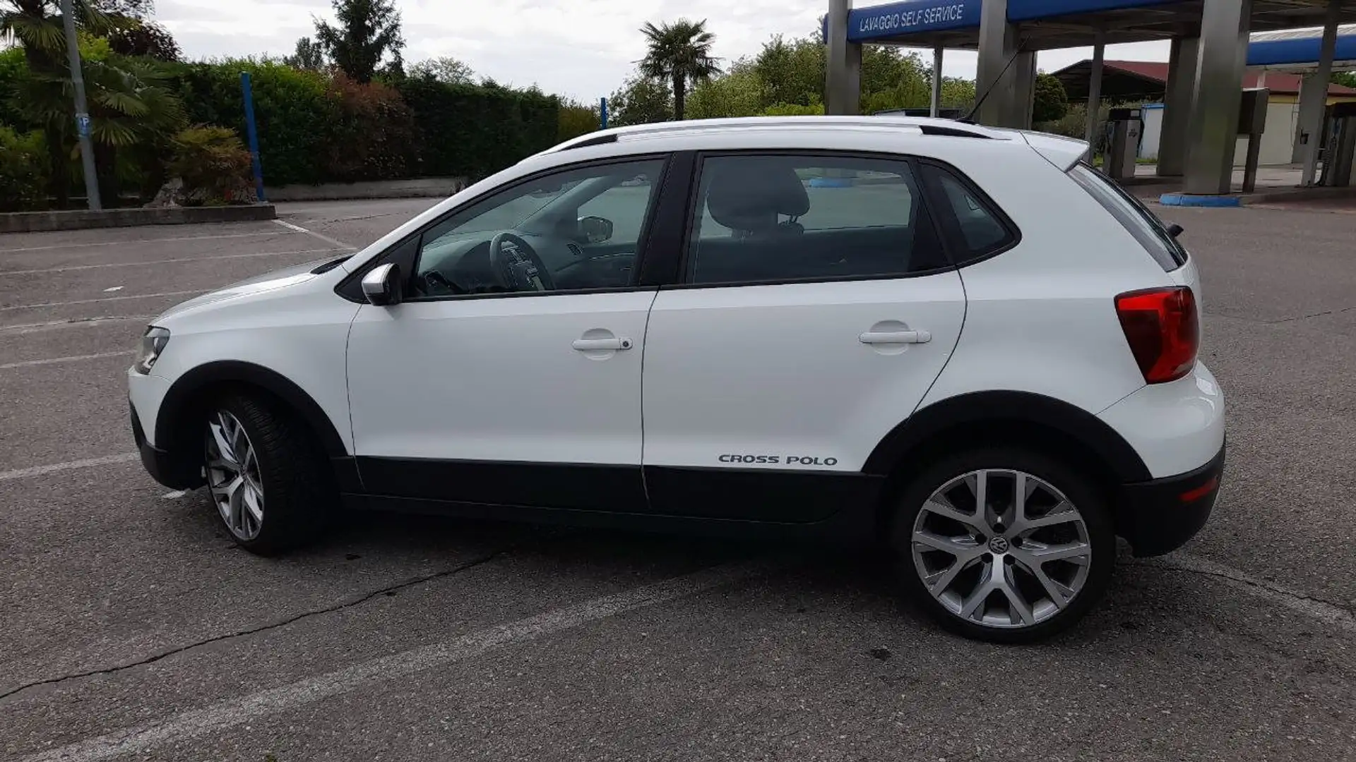 Volkswagen Polo Cross 1.4 tdi 90 cv Dpf Crosspolo DSG White - 1
