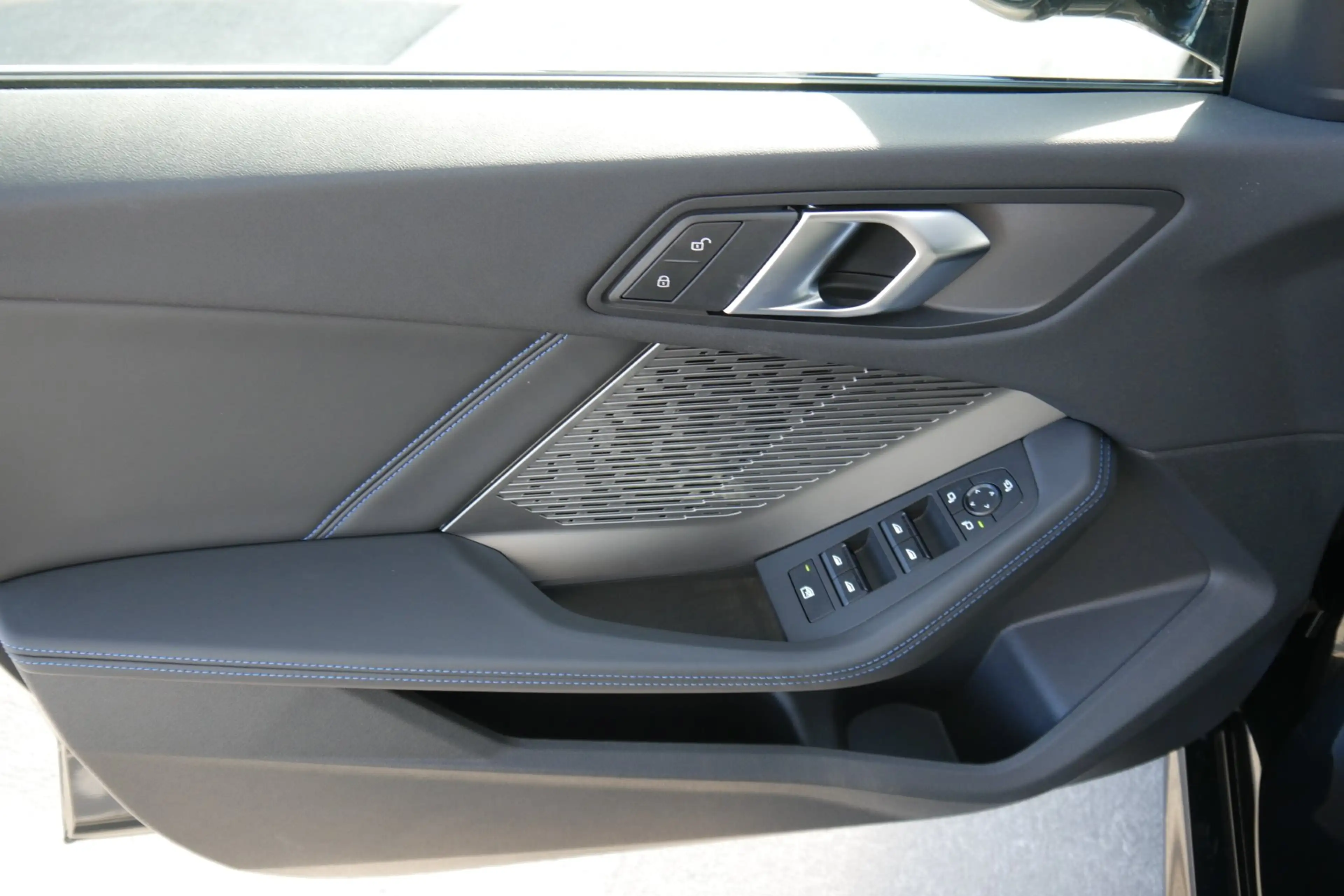 BMW 216 i *M-Sportpaket/Innovationspaket/360°/Adapt. LED/Head-Up* — photo 8