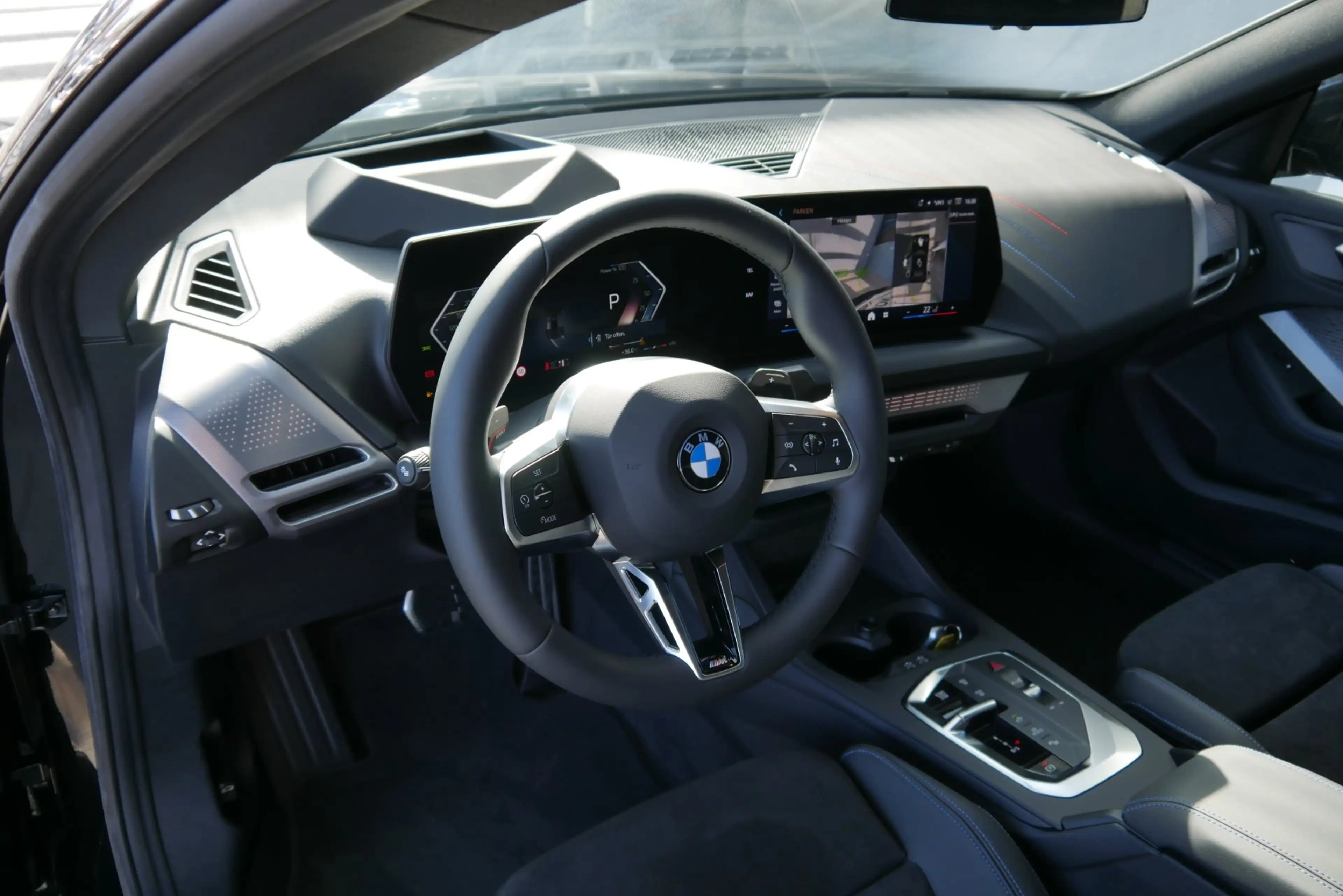 BMW 216 i *M-Sportpaket/Innovationspaket/360°/Adapt. LED/Head-Up* — photo 9