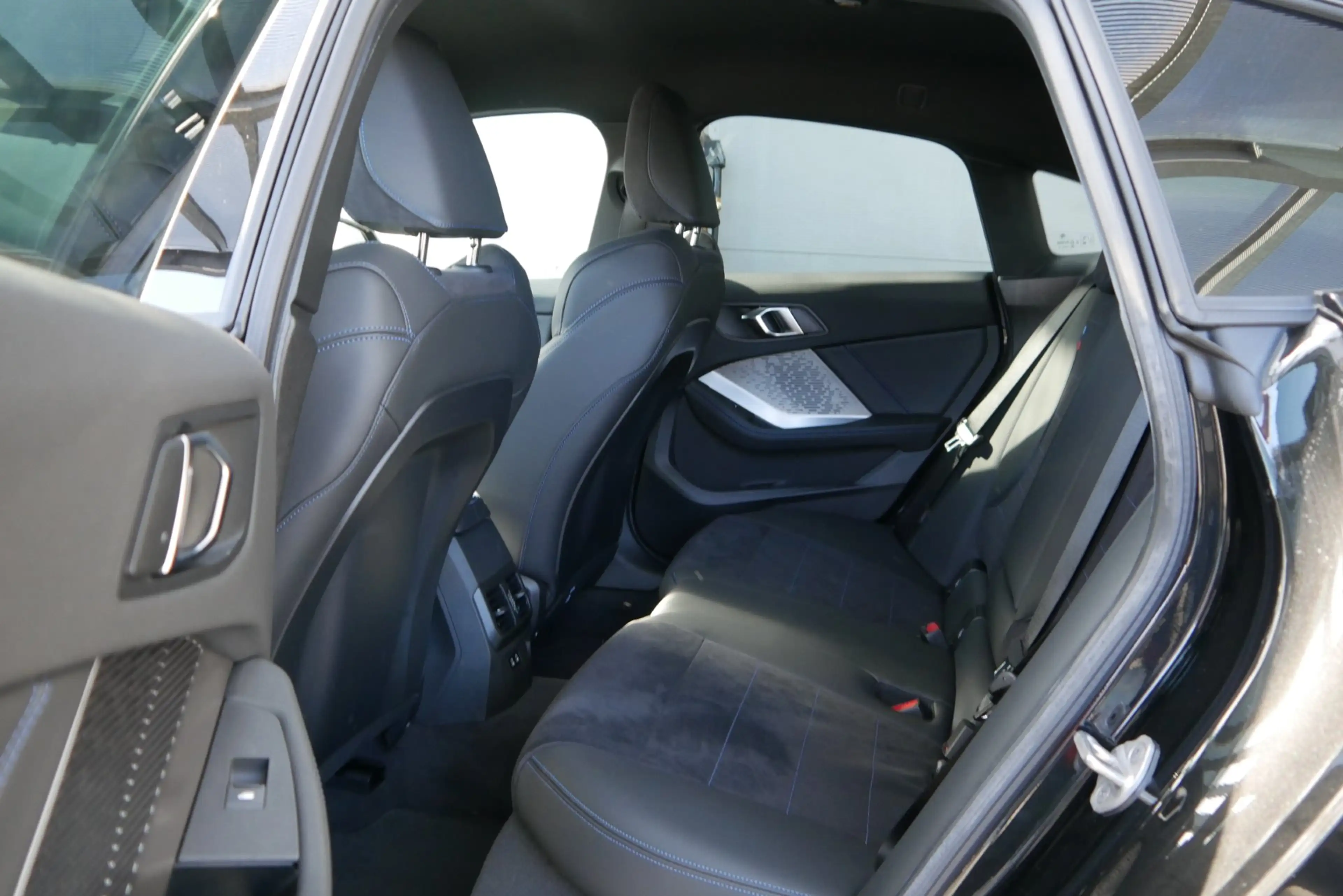 BMW 216 i *M-Sportpaket/Innovationspaket/360°/Adapt. LED/Head-Up* — photo 5
