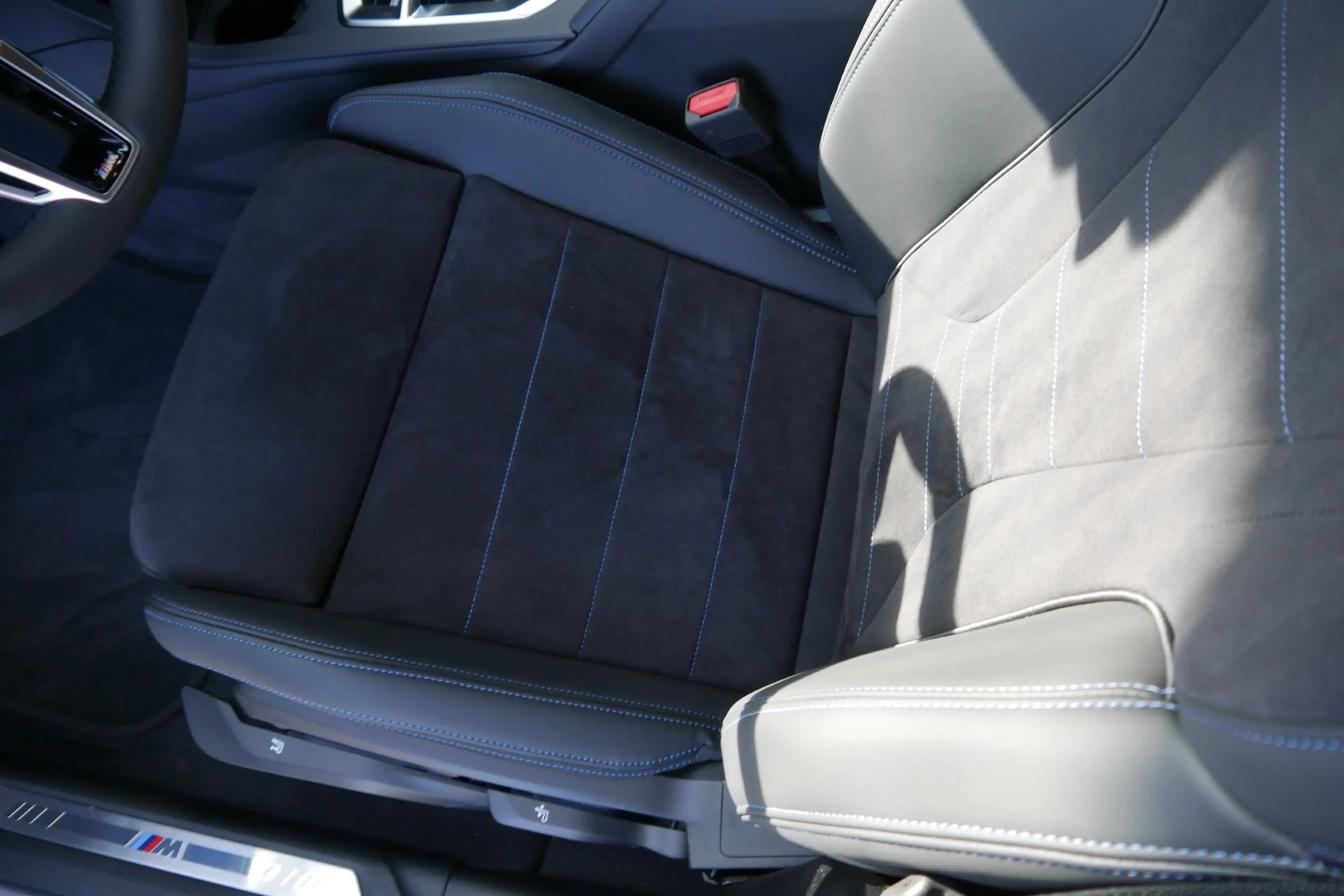 BMW 216 i *M-Sportpaket/Innovationspaket/360°/Adapt. LED/Head-Up* — photo 10