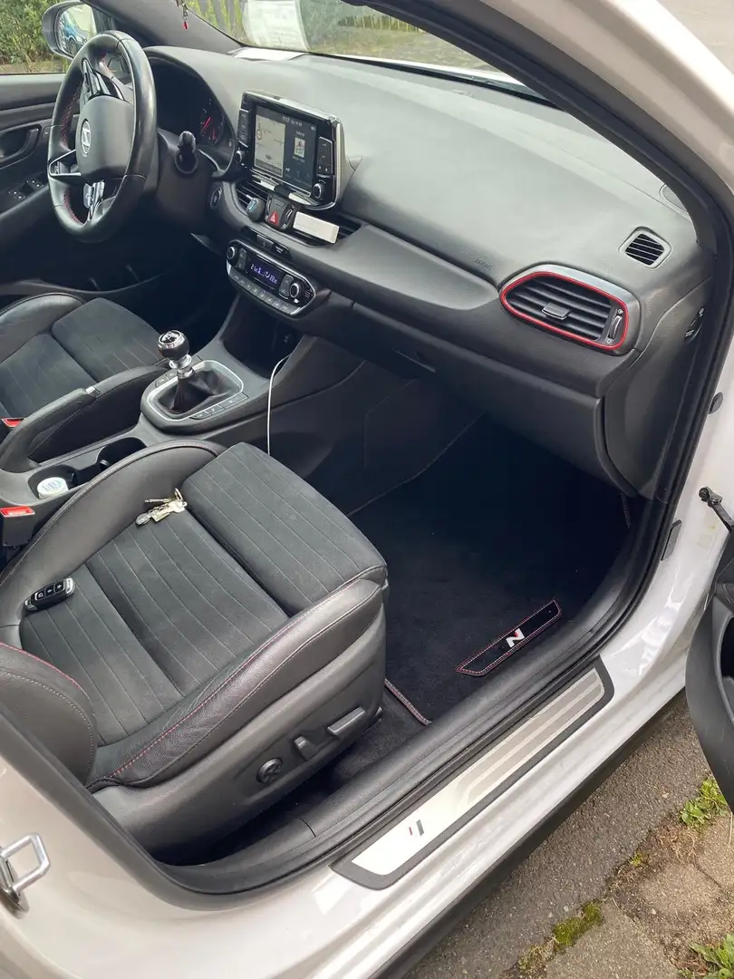 Hyundai i30 i30 Fastback 2.0 T-GDI Fastback N Performance Weiß - 2