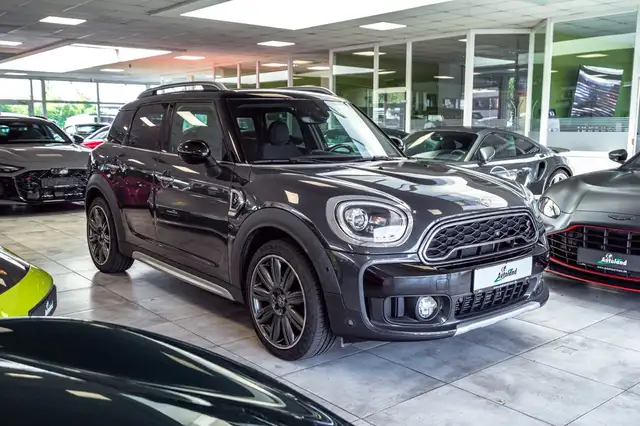 MINI Countryman view 3