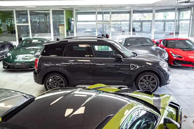 MINI Countryman view 8